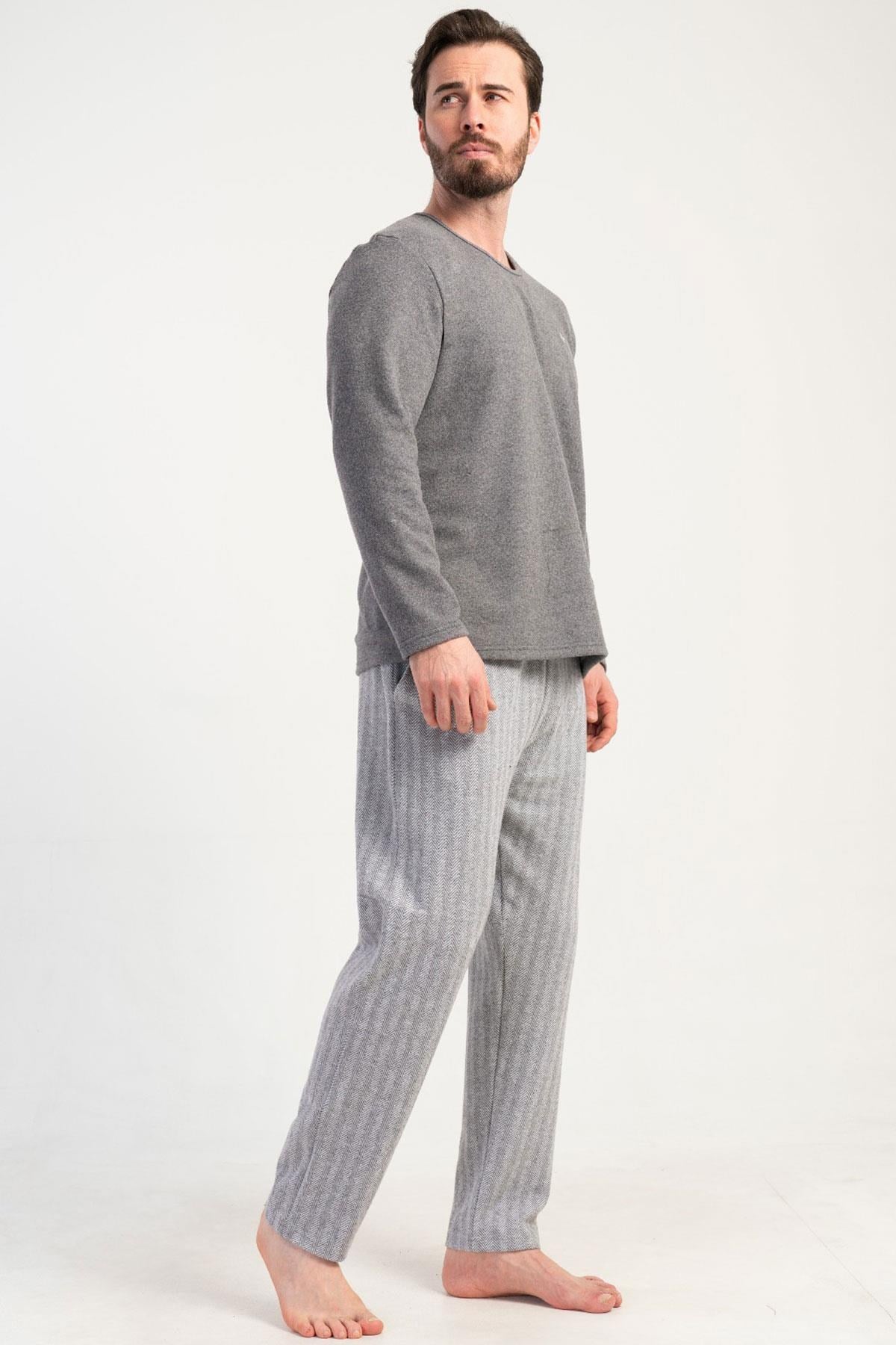 329458Erkek Füme Renk Uzun Kollu Bisiklet Yaka Jakarlı Pijama Takımı C1T0N0105Pijama TakımıVienettaErkek Füme Renk Uzun Kollu Bisiklet Yaka Jakarlı Pijama Takımı C1T0N0105