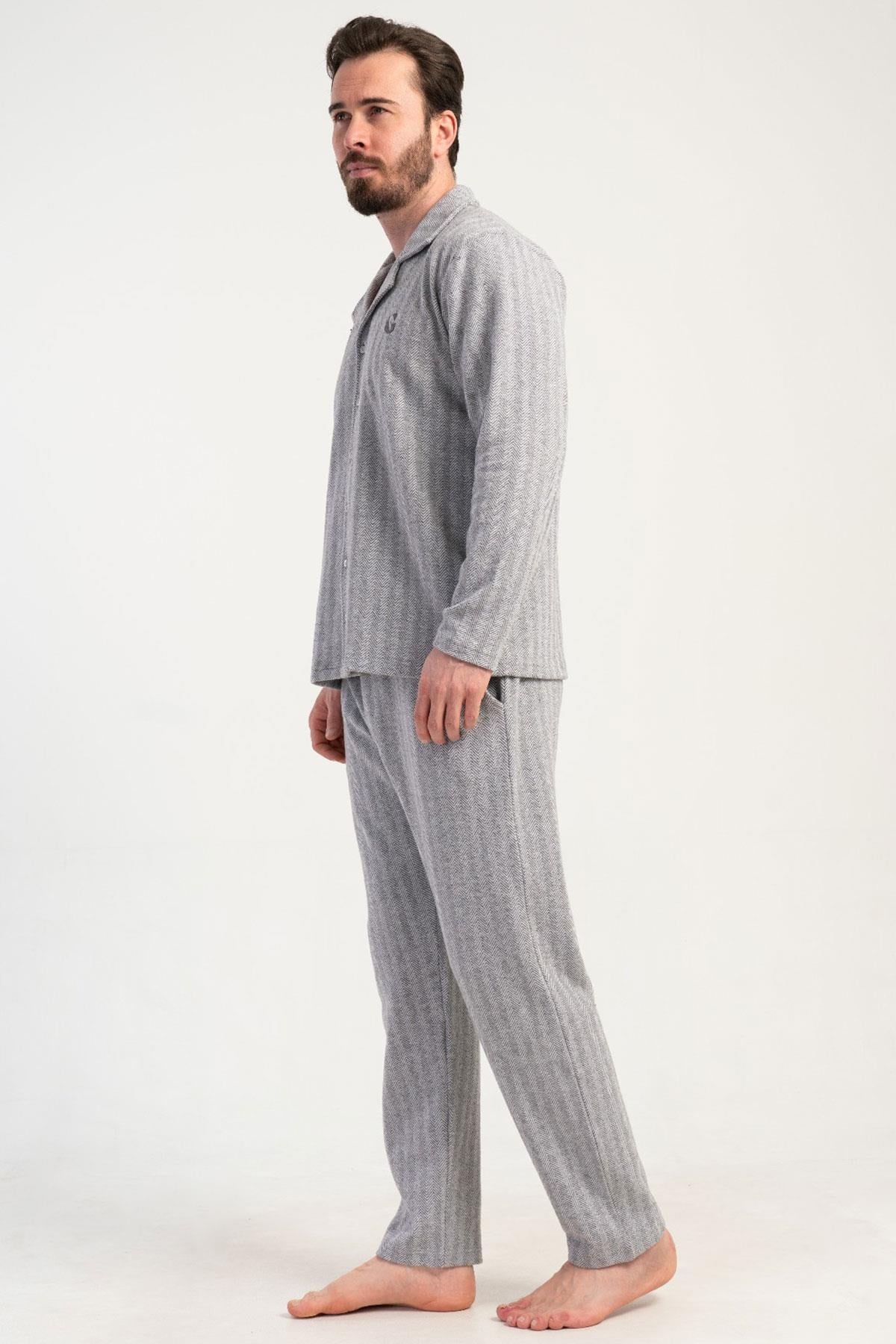 329459Erkek Gri Renk Önden Düğmeli Uzun Kollu Gömlek Yaka Jakarlı Pijama Takımı C7T0N0105Pijama TakımıVienettaErkek Gri Renk Önden Düğmeli Uzun Kollu Gömlek Yaka Jakarlı Pijama Takımı C7T0N0105