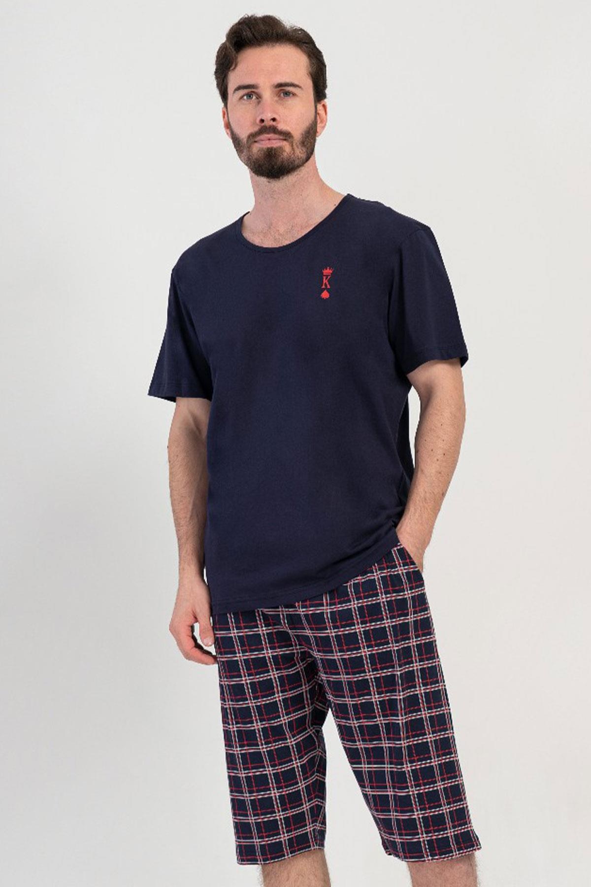 330868Erkek Kısa Kol Kapri Lacivert %100 Pamuk Ekose Pijama Takımı C3T3N1804Pijama TakımıVienettaErkek Kısa Kol Kapri Lacivert %100 Pamuk Ekose Pijama Takımı C3T3N1804