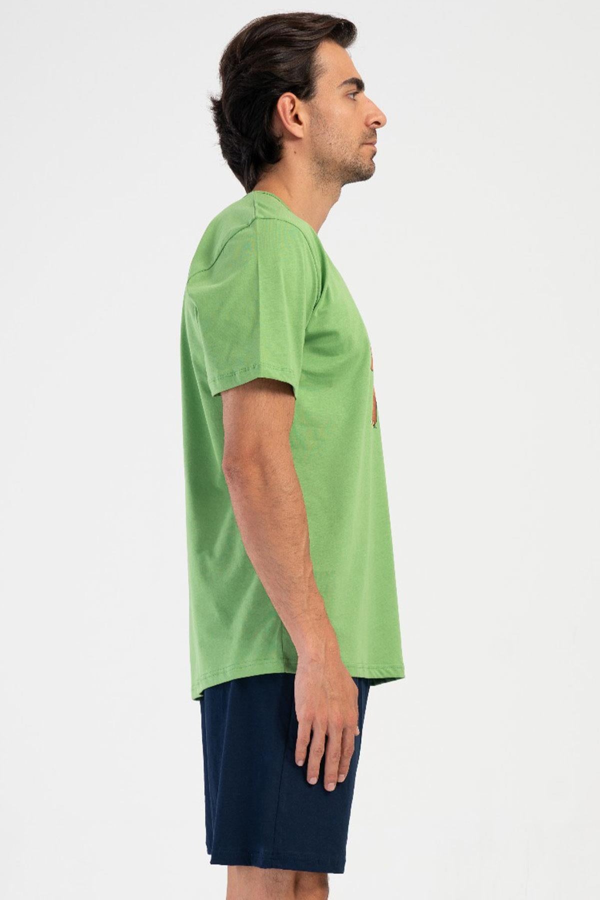 330873Erkek Kısa Kol Şortlu Yeşil %100 Pamuk Baskılı Pijama Takımı C8T3N4804Pijama TakımıVienettaErkek Kısa Kol Şortlu Yeşil %100 Pamuk Baskılı Pijama Takımı C8T3N4804
