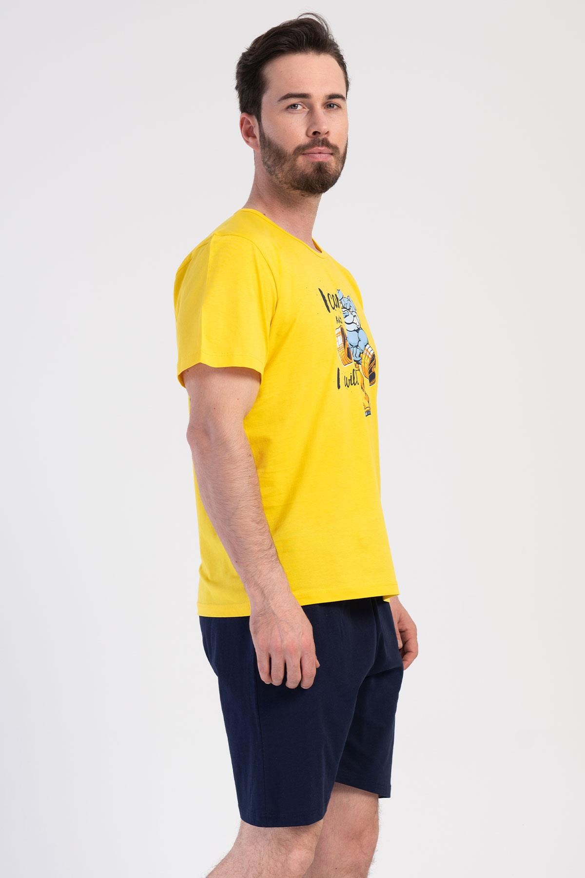 330885Erkek Kısa Kol Şortlu Baskılı %100 Pamuk Sarı Pijama Takımı C6T8N0104Pijama TakımıVienettaErkek Kısa Kol Şortlu Baskılı %100 Pamuk Sarı Pijama Takımı C6T8N0104