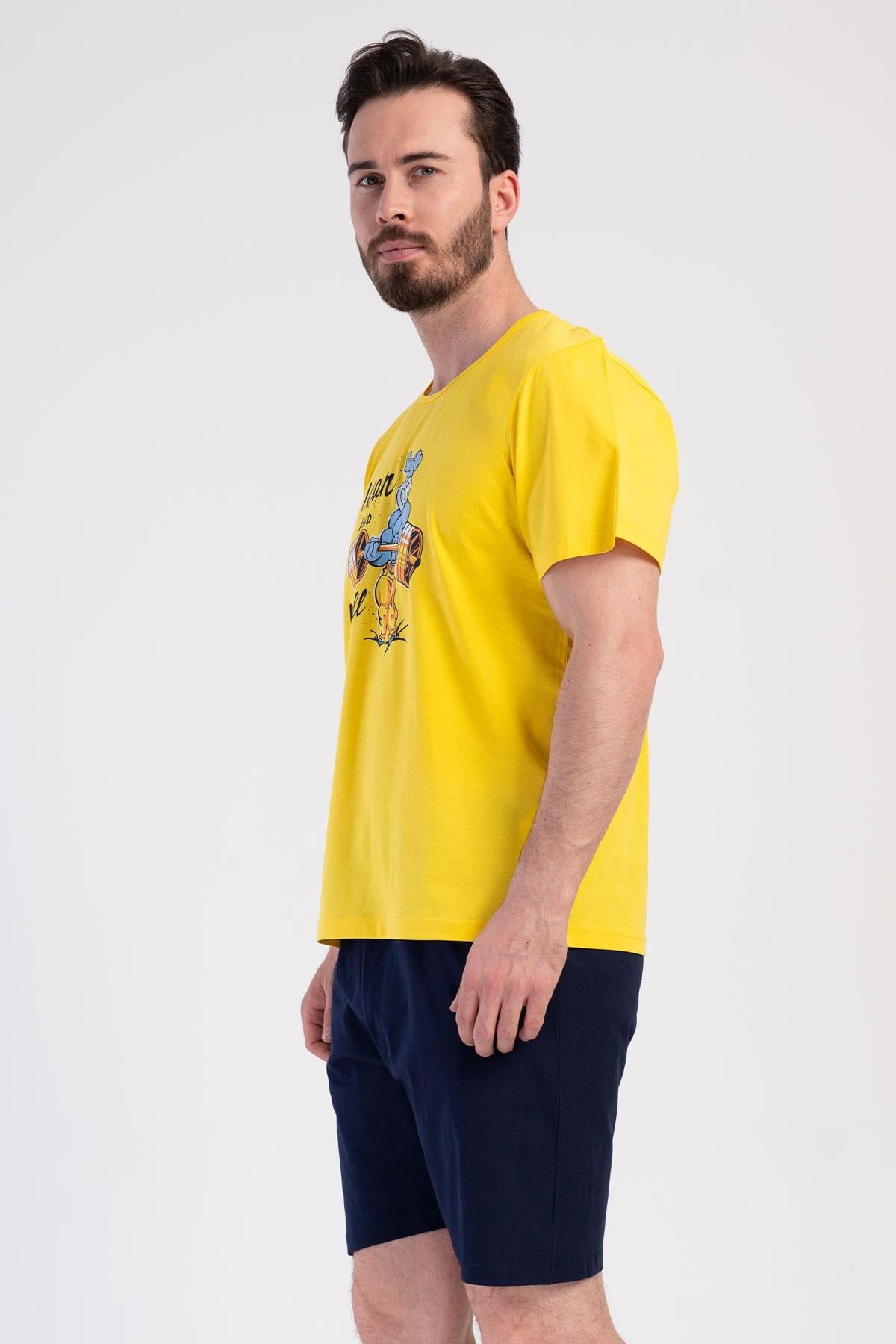 330885Erkek Kısa Kol Şortlu Baskılı %100 Pamuk Sarı Pijama Takımı C6T8N0104Pijama TakımıVienettaErkek Kısa Kol Şortlu Baskılı %100 Pamuk Sarı Pijama Takımı C6T8N0104