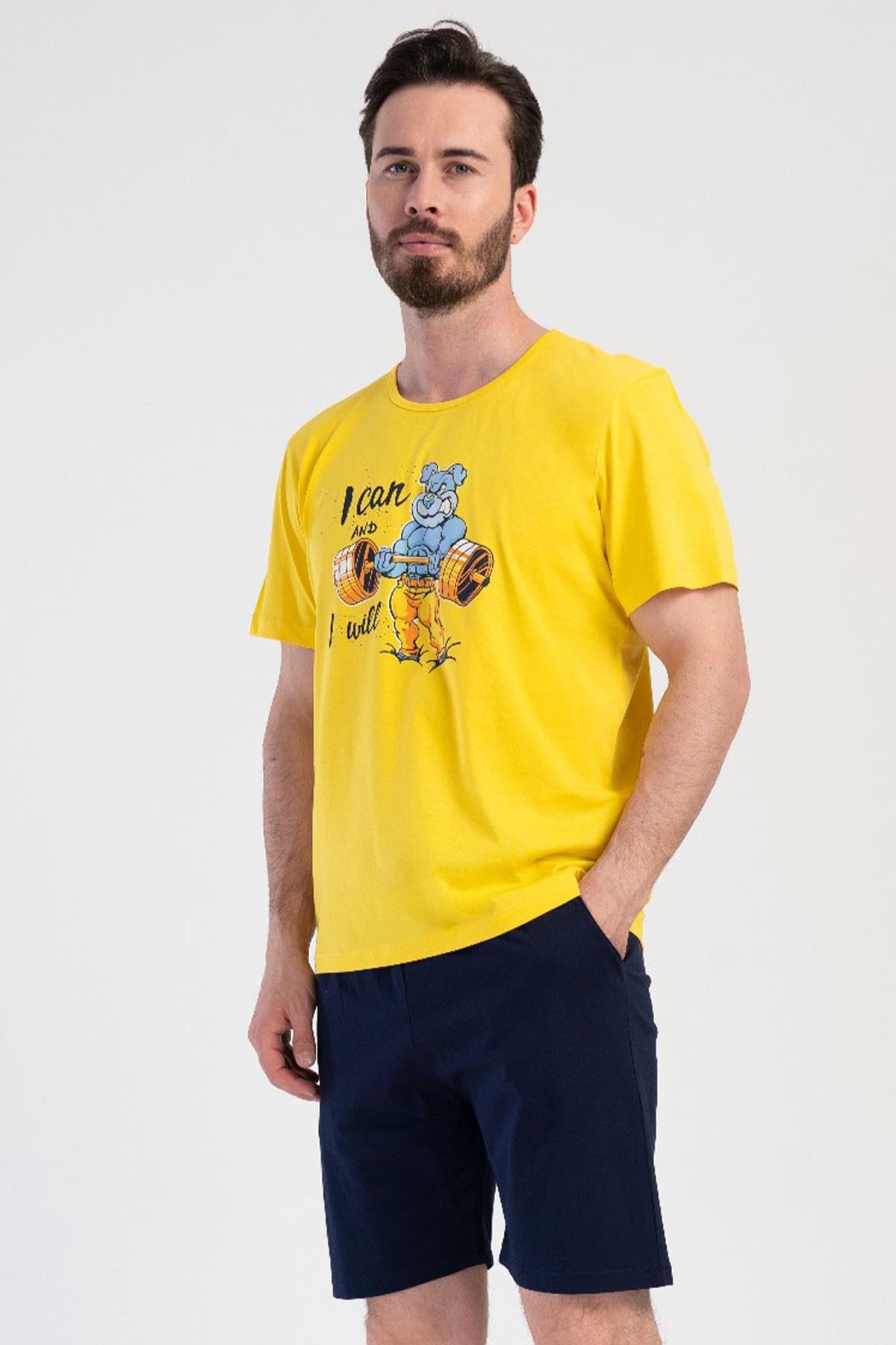 330885Erkek Kısa Kol Şortlu Baskılı %100 Pamuk Sarı Pijama Takımı C6T8N0104Pijama TakımıVienettaErkek Kısa Kol Şortlu Baskılı %100 Pamuk Sarı Pijama Takımı C6T8N0104