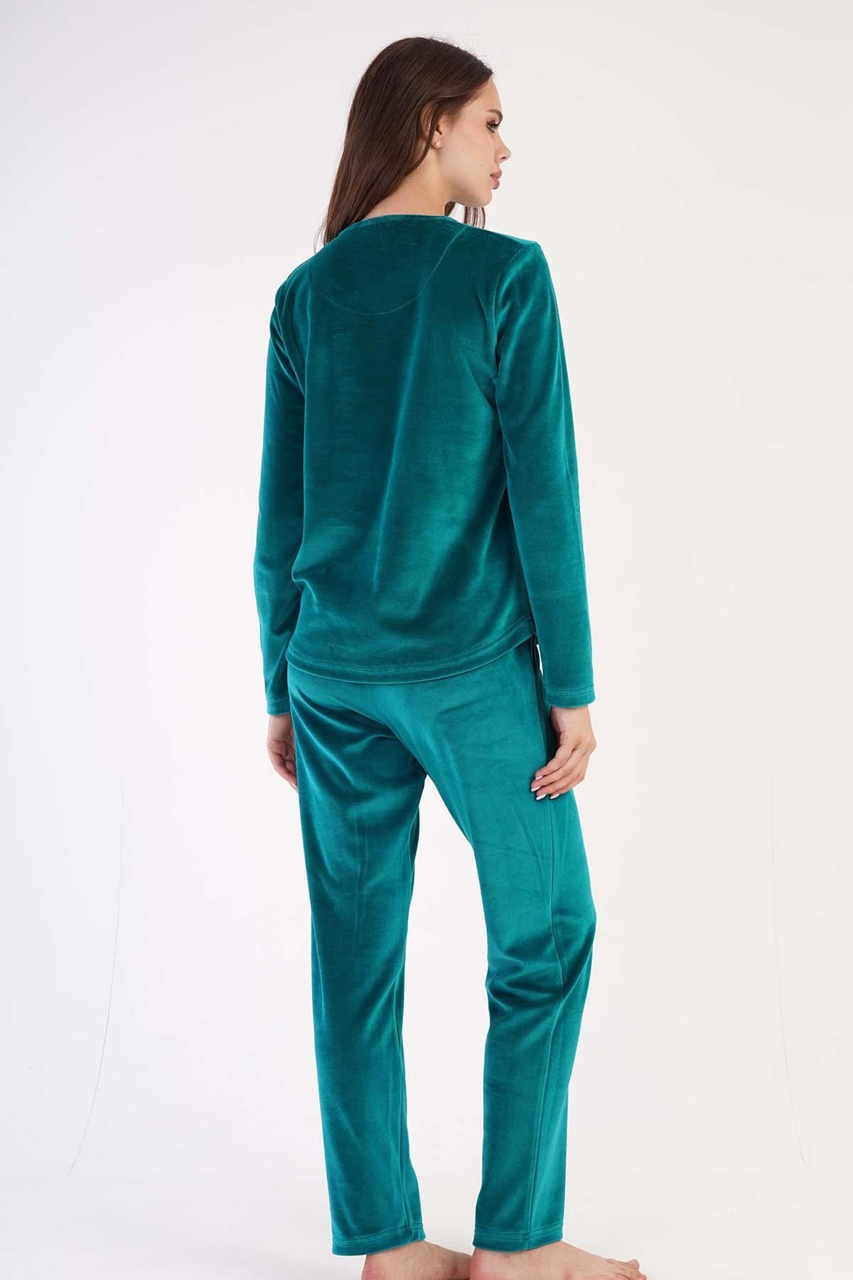 329082Kadın Yeşil Renk Bisiklet Yaka Uzun Kollu Kadife Kumaş Düz Paça Pijama Takımı C9T0N0603PijamaVienettaKadın Yeşil Renk Bisiklet Yaka Uzun Kollu Kadife Kumaş Düz Paça Pijama Takımı C9T0N0603