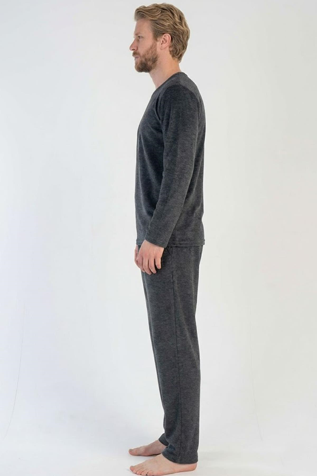 330150Erkek Uzun Kol Antrasit Kadife Pijama Takımı – Yumuşak Dokulu, Kışlık Rahat Model C3T0N6005Uzun Kol PijamaVienettaErkek Uzun Kol Antrasit Kadife Pijama Takımı – Yumuşak Dokulu, Kışlık Rahat Model C3T0N6005