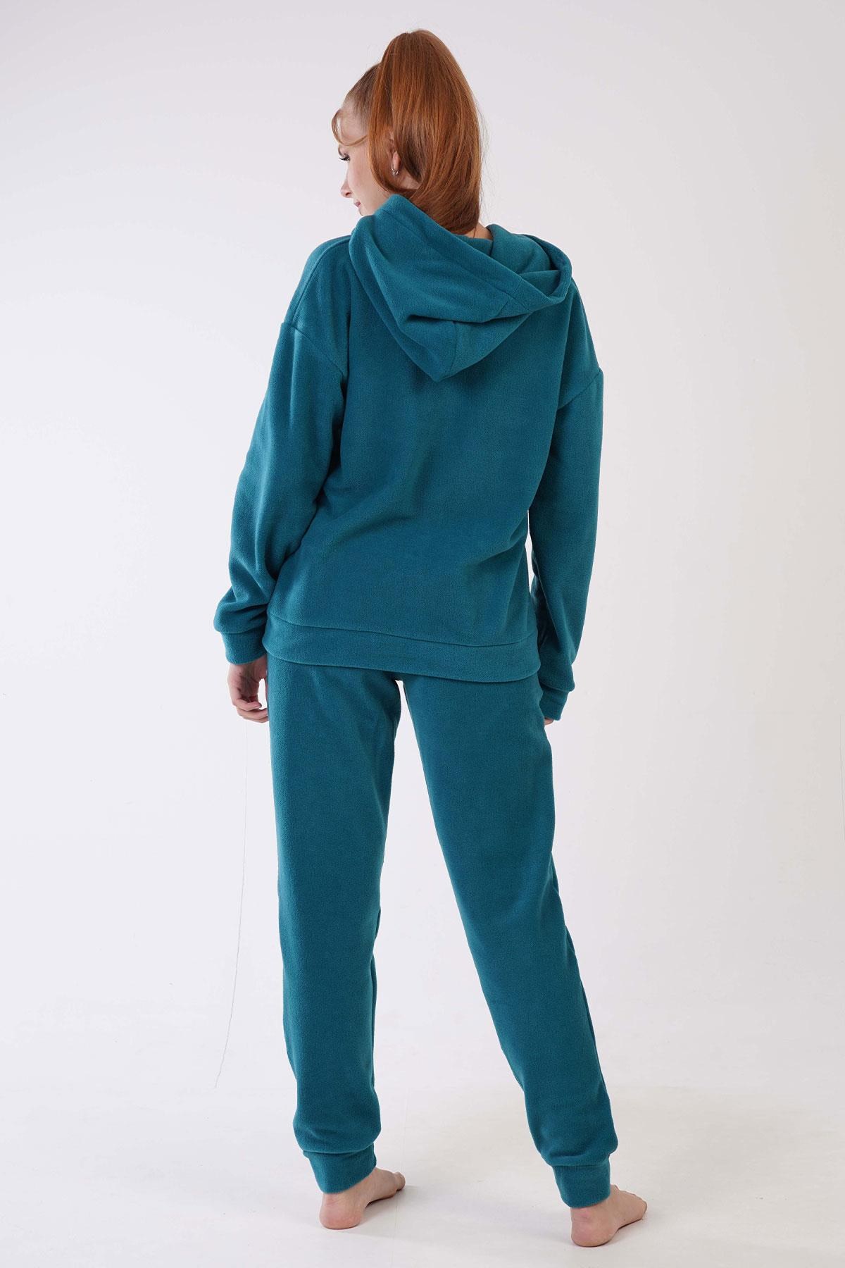 329710Kadın Uzun Kollu Kapüşonlu Fermuarlı Manşetli Paça Silver Pine Renk Polar Pijama Takımı C6T0N0503Uzun Kol PijamaVienettaKadın Uzun Kollu Kapüşonlu Fermuarlı Manşetli Paça Silver Pine Renk Polar Pijama Takımı C6T0N0503