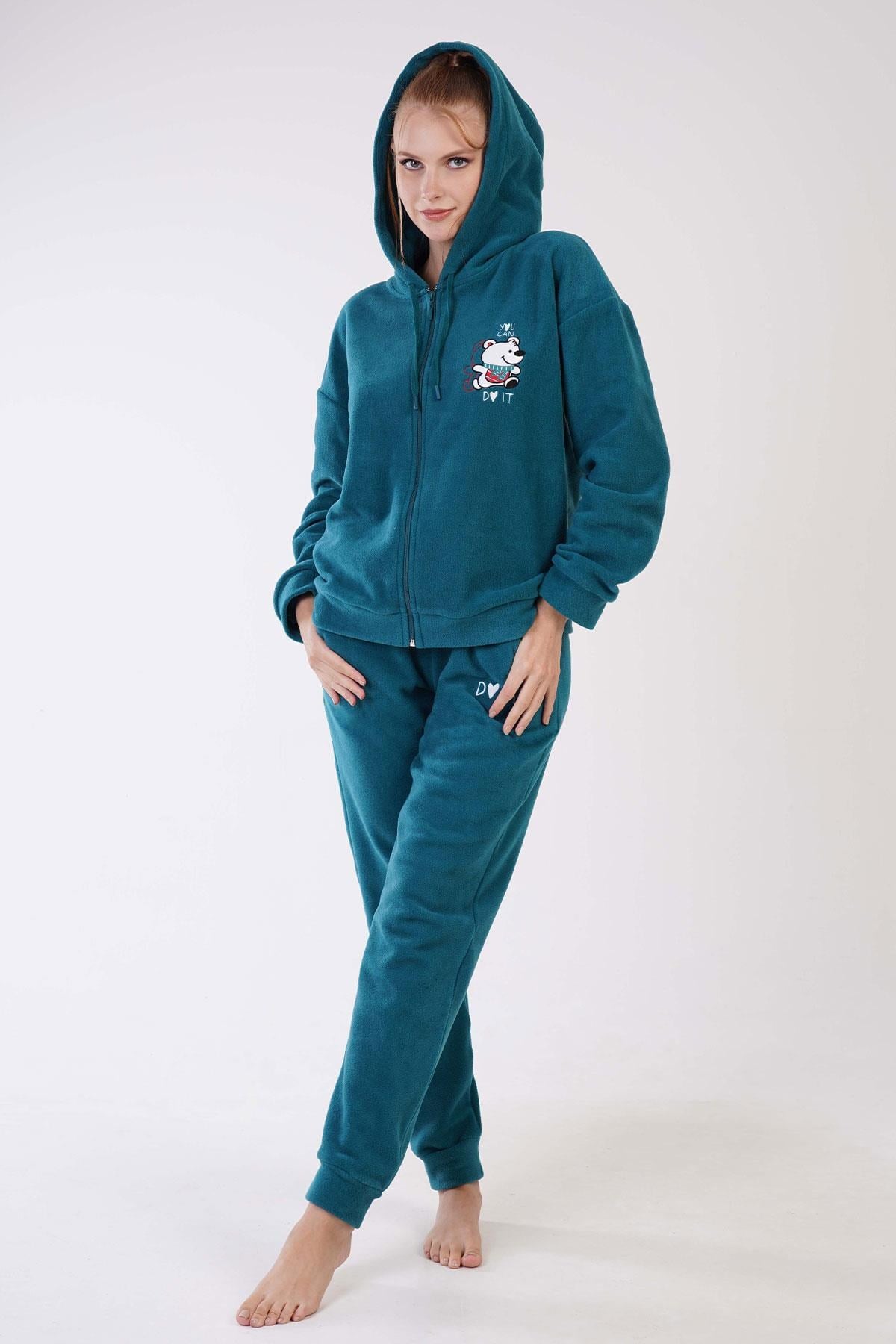 329710Kadın Uzun Kollu Kapüşonlu Fermuarlı Manşetli Paça Silver Pine Renk Polar Pijama Takımı C6T0N0503Uzun Kol PijamaVienettaKadın Uzun Kollu Kapüşonlu Fermuarlı Manşetli Paça Silver Pine Renk Polar Pijama Takımı C6T0N0503