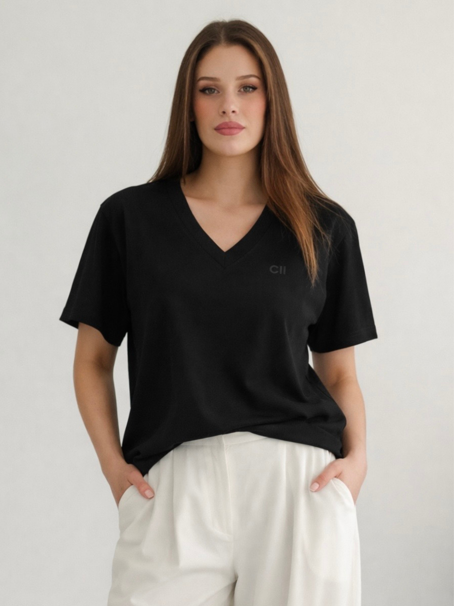 CII Nakışlı V Yaka Oversize Tshirt- Siyah