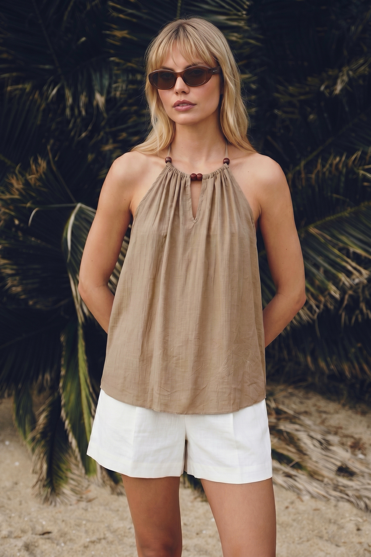 Aksesuar Detaylı Bluz - Camel