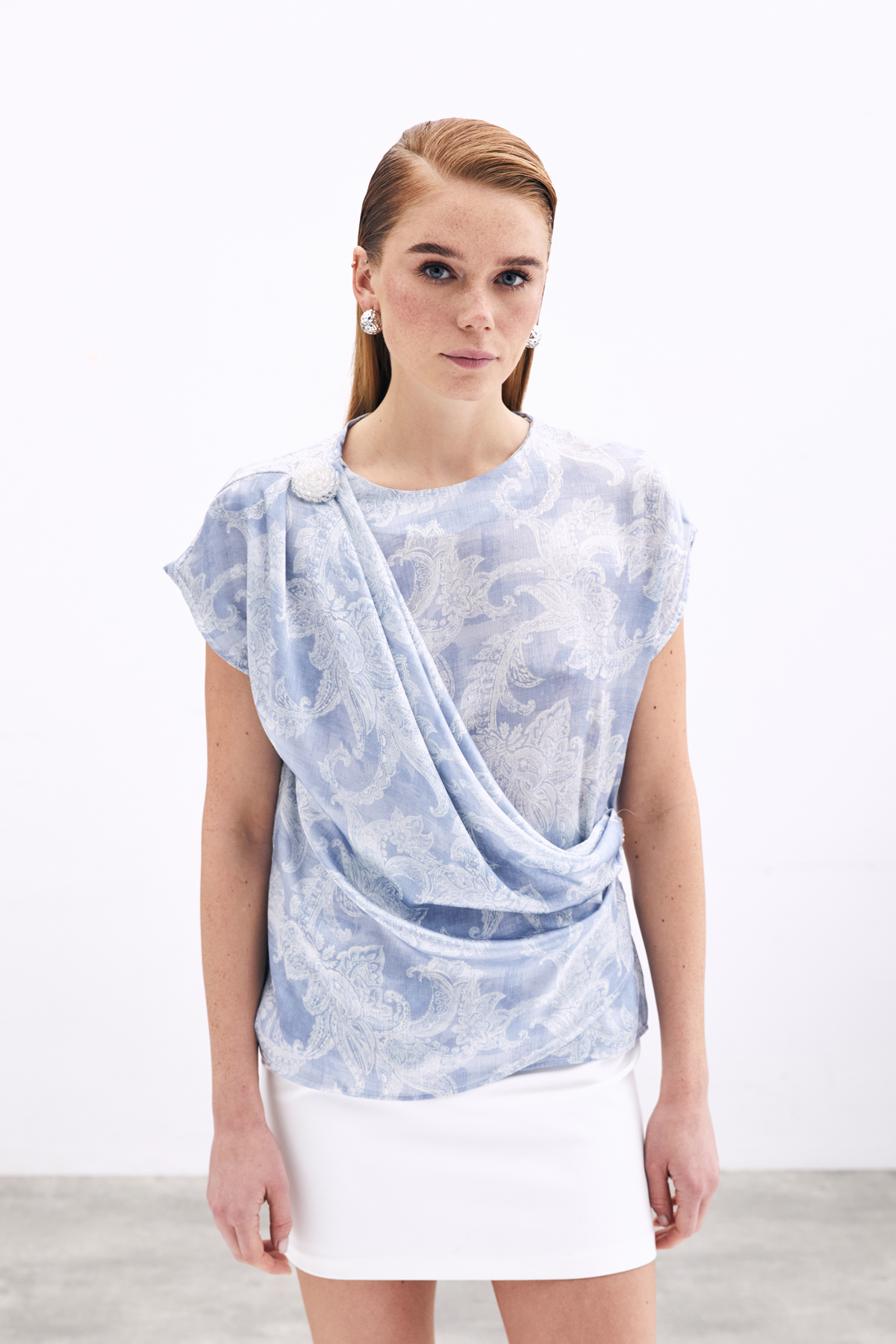 Aksesuar Detaylı Bluz - Mavi