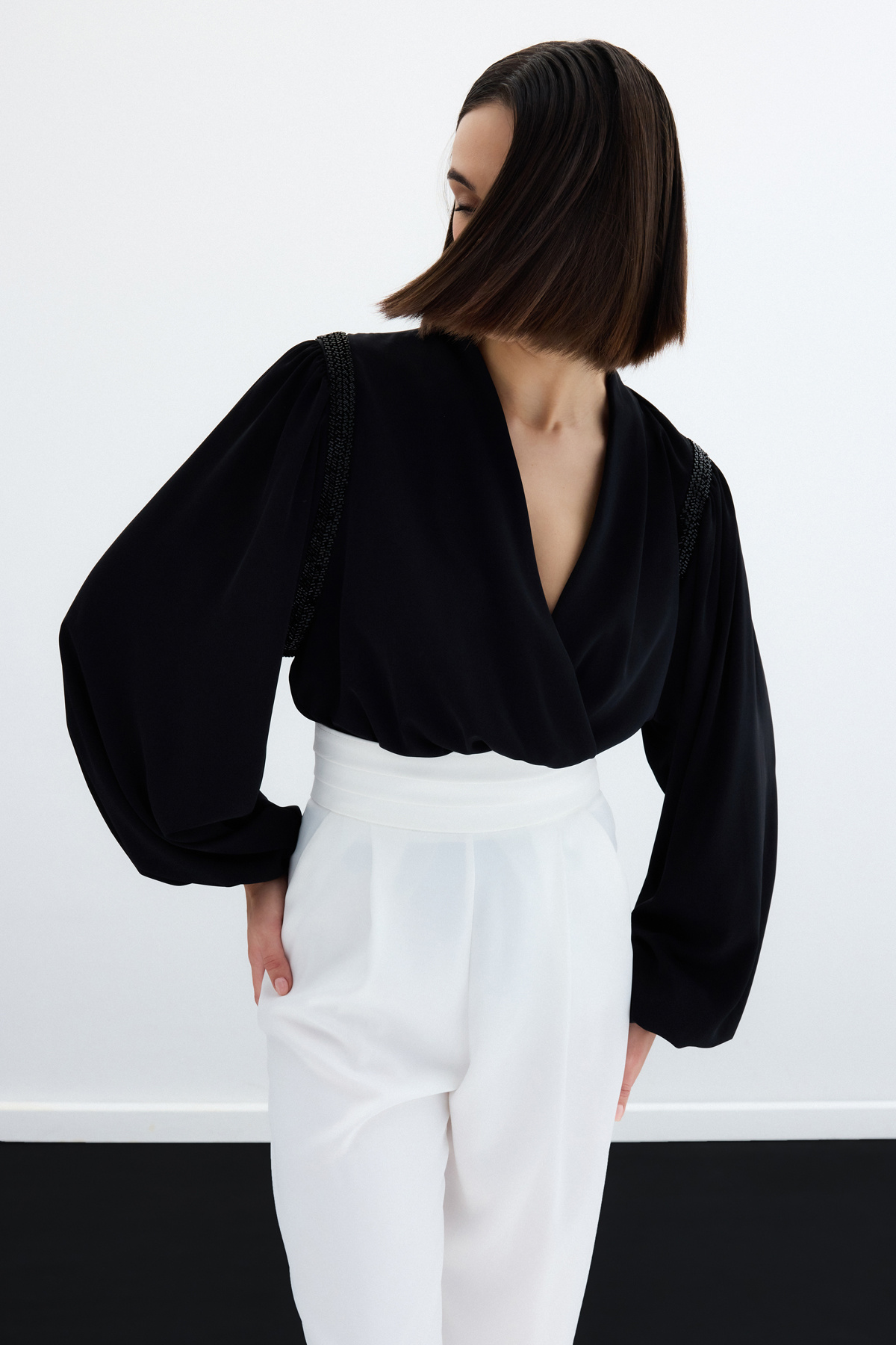 Aksesuar Detaylı Bodysuit Bluz - Siyah