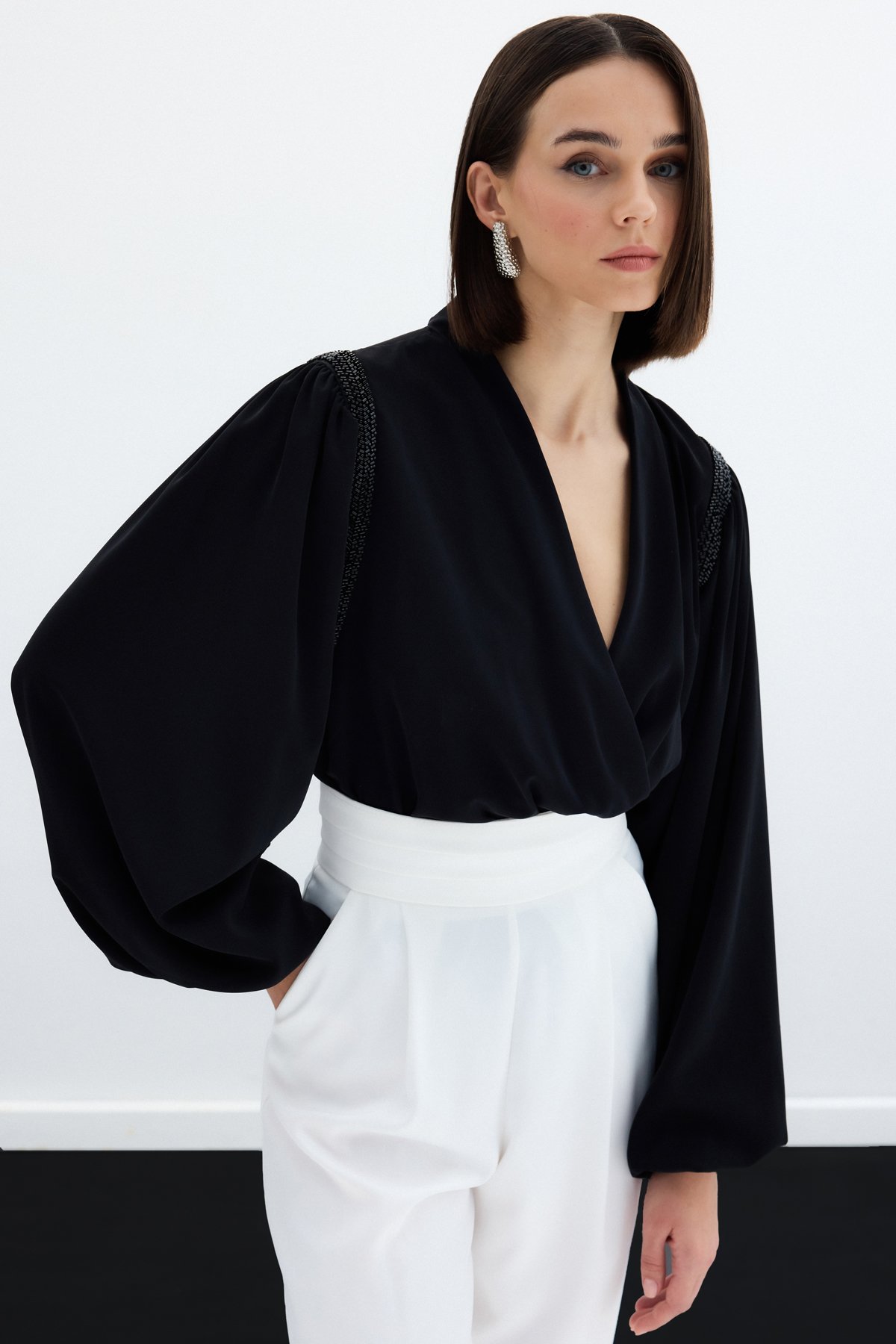 Aksesuar Detaylı Bodysuit Bluz - Siyah