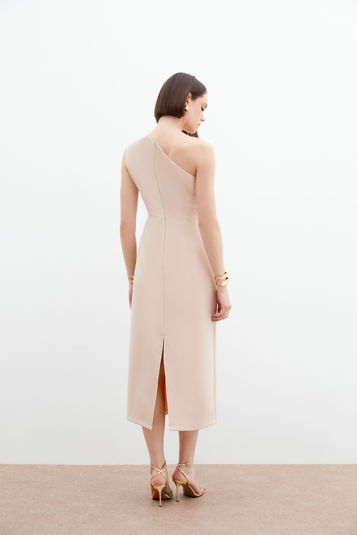 Aksesuar Detaylı Elbise - Bej