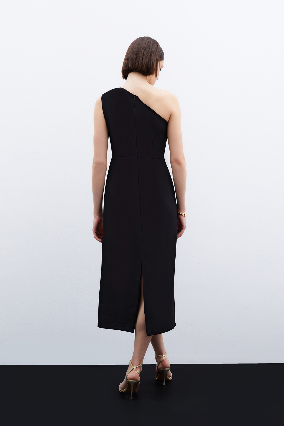 Aksesuar Detaylı Elbise - Siyah