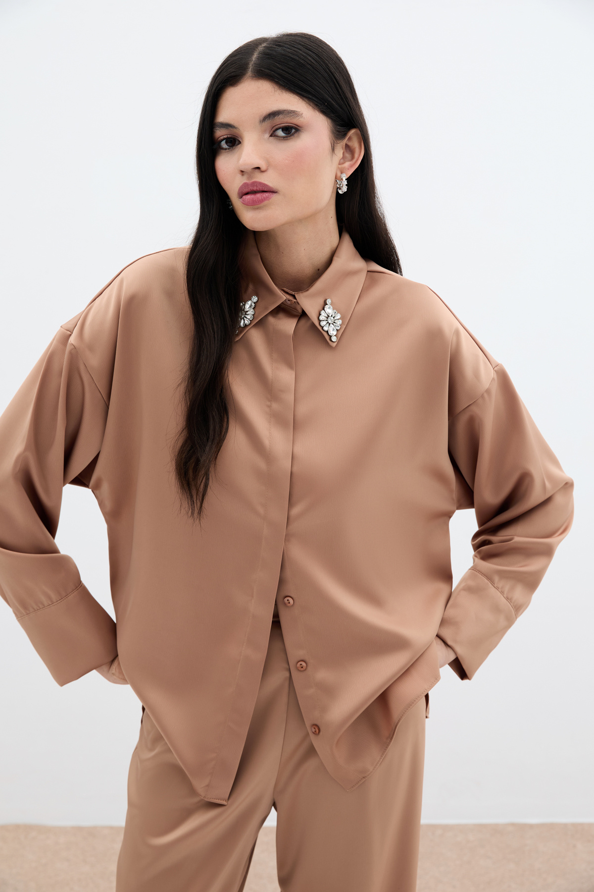 Aksesuar Detaylı Gömlek - Camel