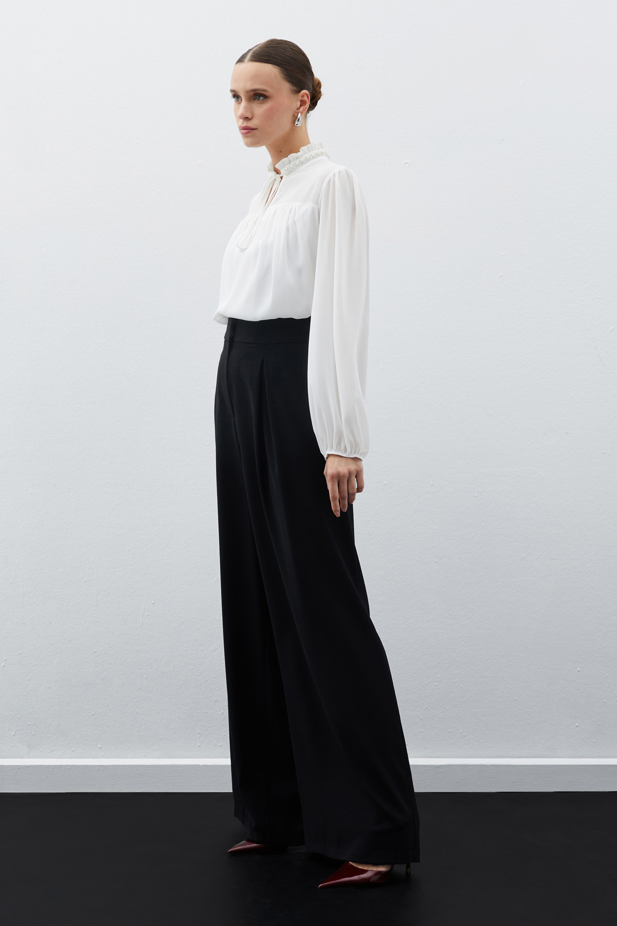 Aksesuar Detaylı Salaş Bluz - EKRU