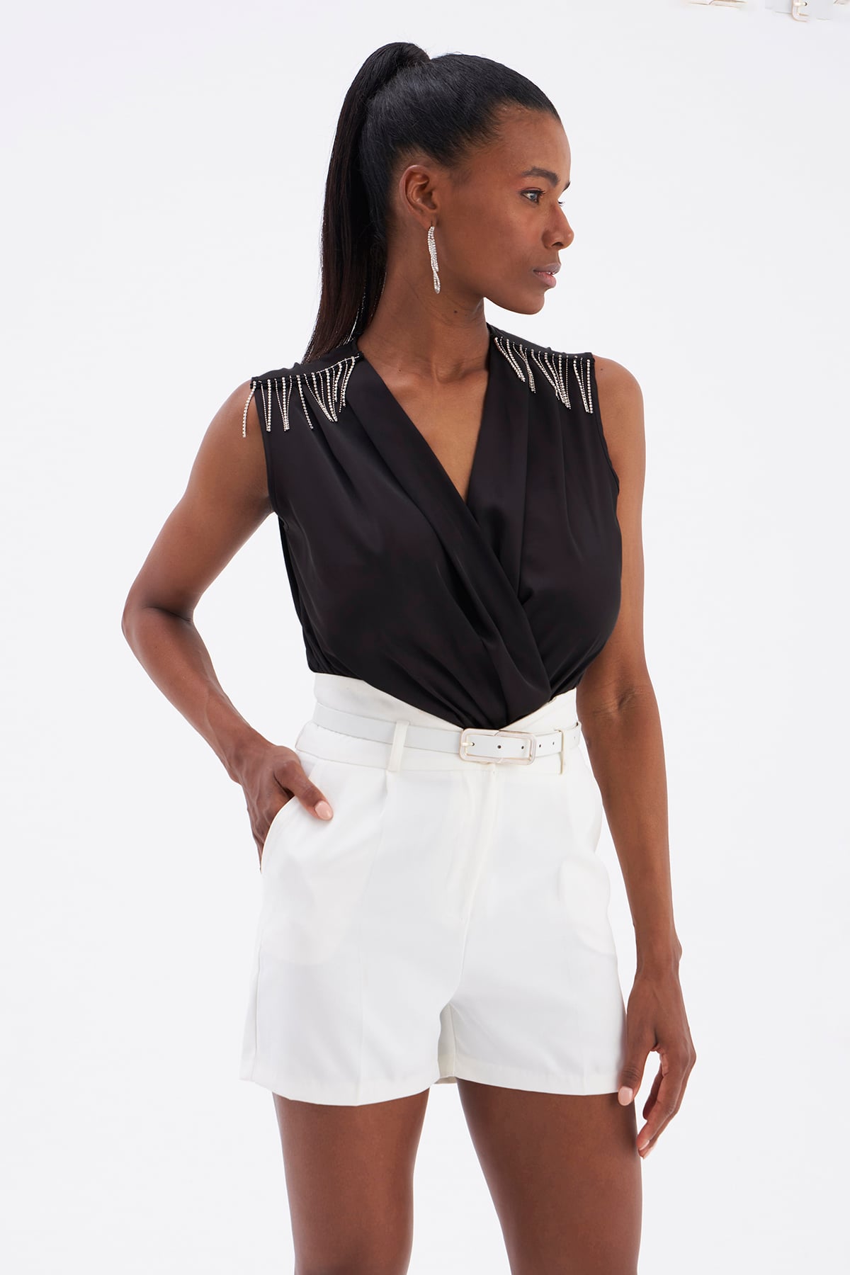 Aksesuar Detaylı Saten Bodysuit - SİYAH
