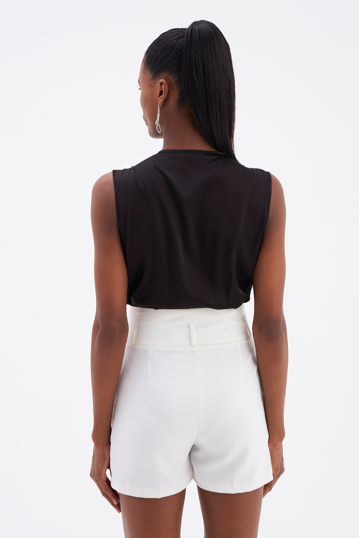 Aksesuar Detaylı Saten Bodysuit - SİYAH