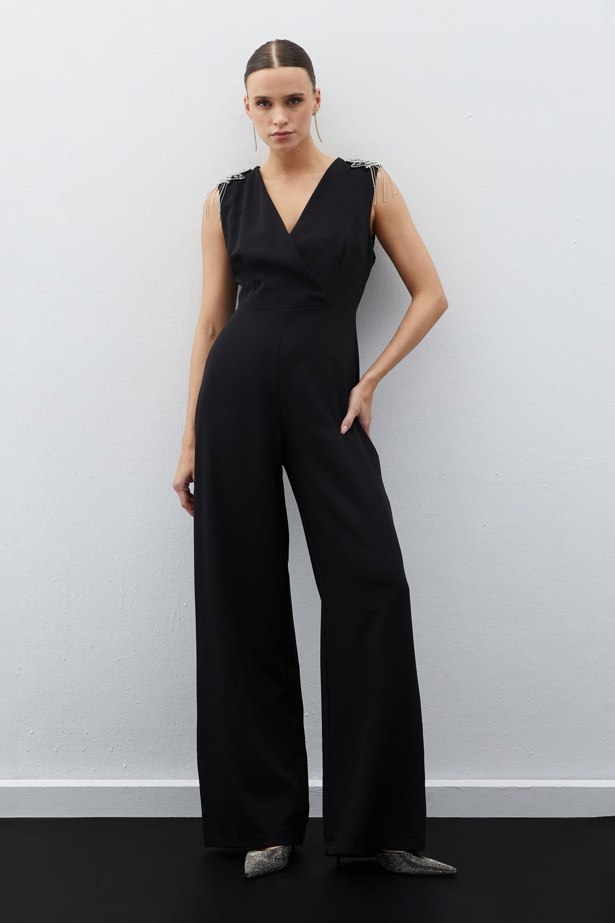 Accessory Detailed Jumpsuit - BLACK