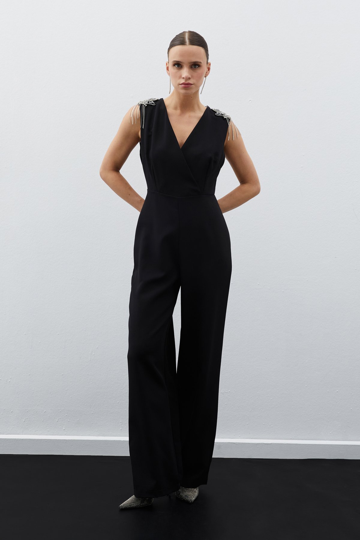 Accessory Detailed Jumpsuit - BLACK