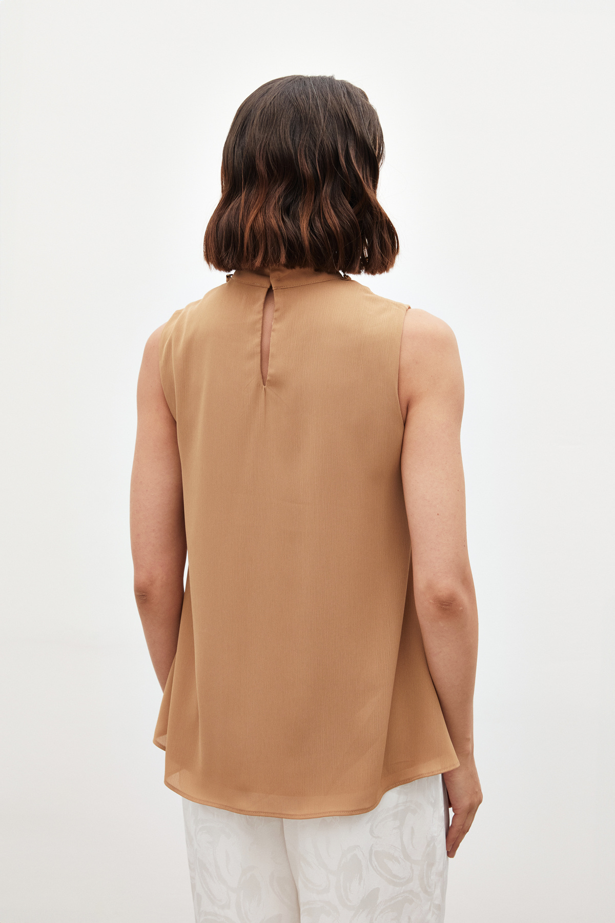 Aksesuar Detaylı Volanlı Bluz - CAMEL