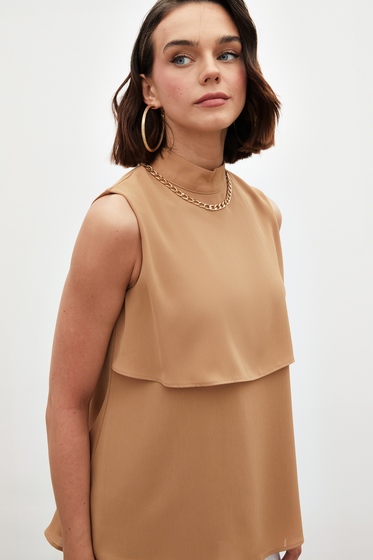 Aksesuar Detaylı Volanlı Bluz - CAMEL