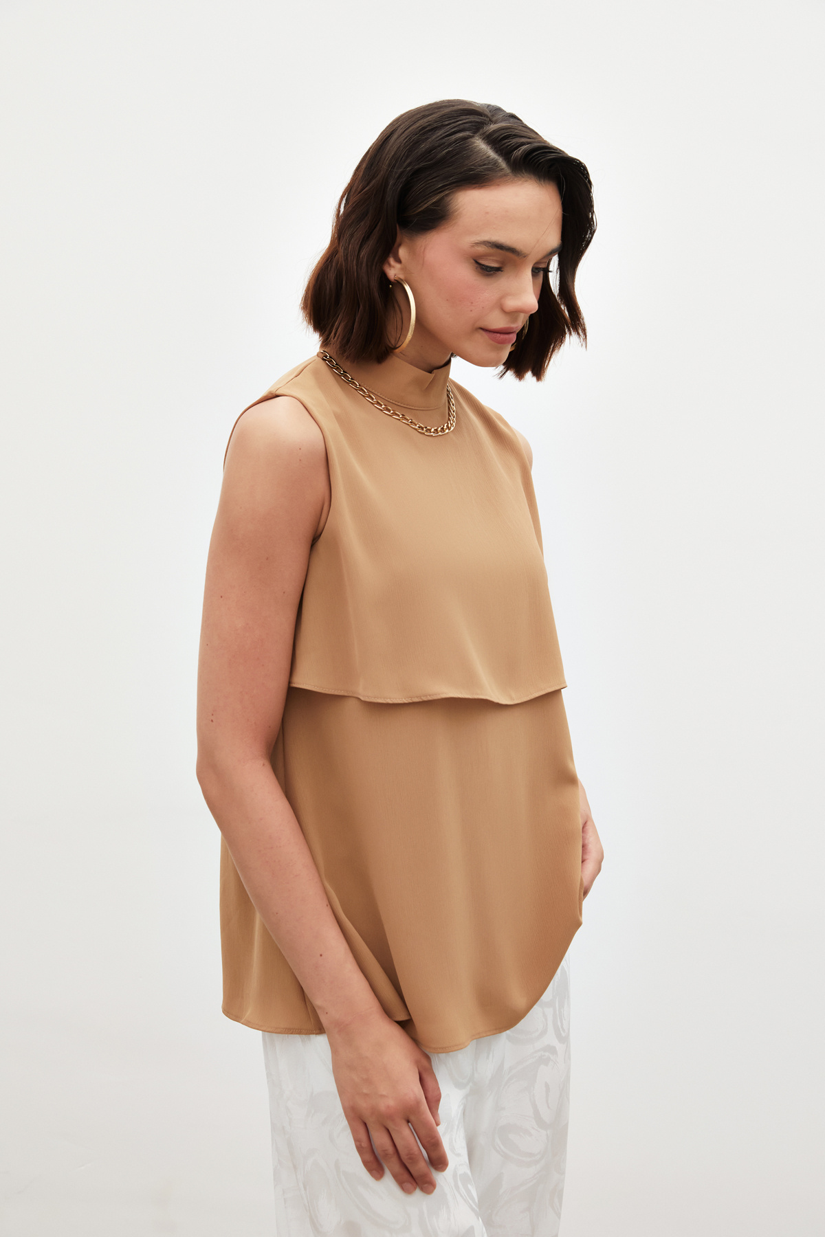 Aksesuar Detaylı Volanlı Bluz - CAMEL