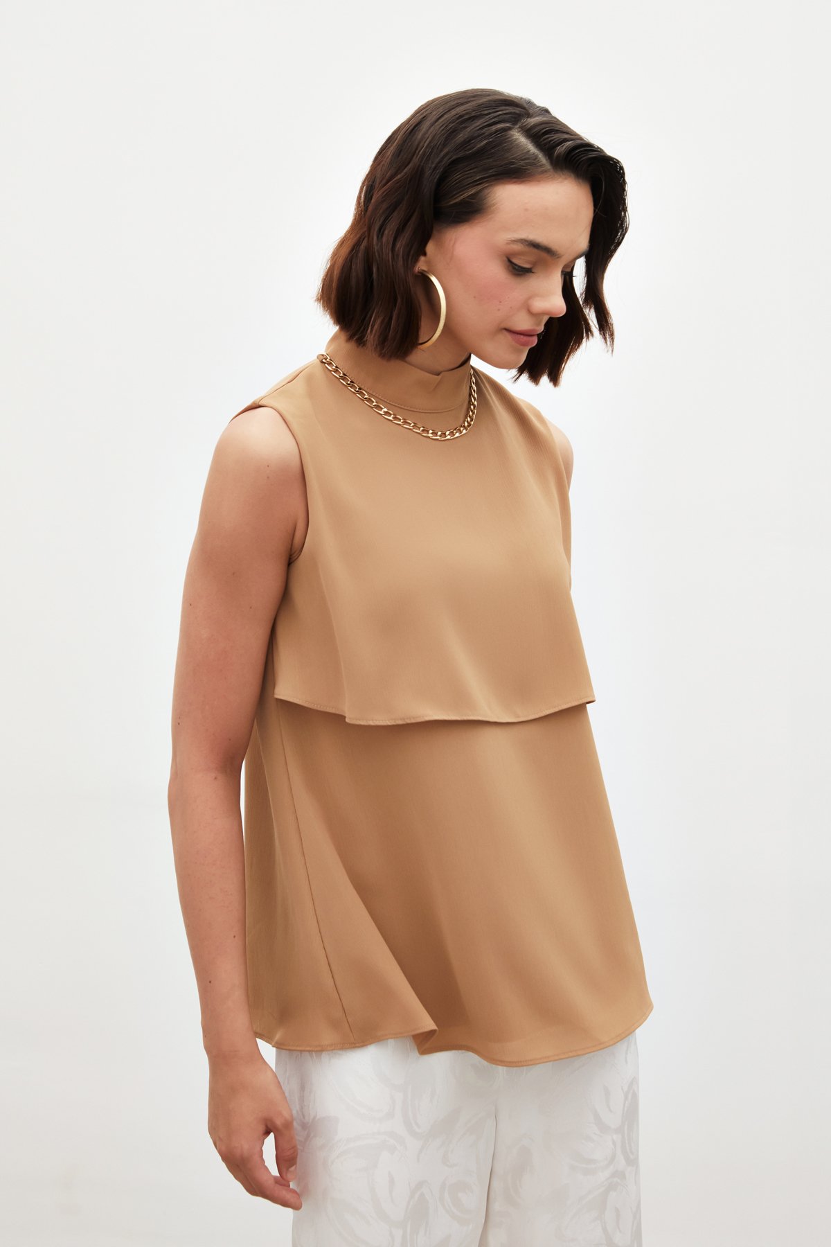 Aksesuar Detaylı Volanlı Bluz - CAMEL