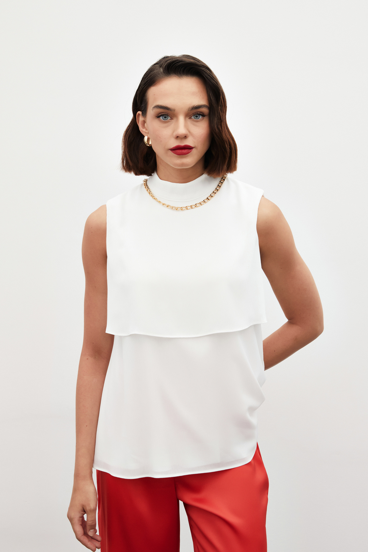 Aksesuar Detaylı Volanlı Bluz - EKRU