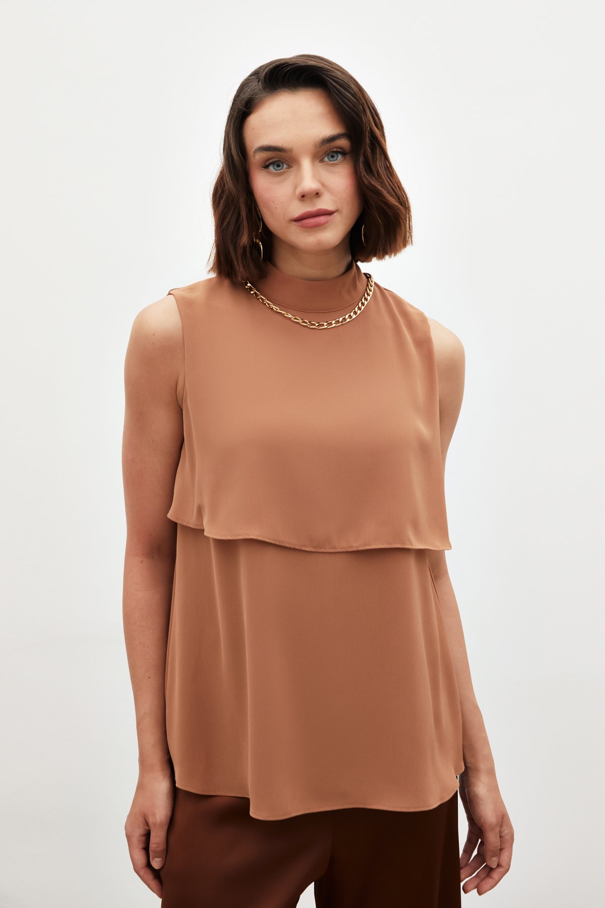 Accessory Detailed Ruffle Blouse - BROWN