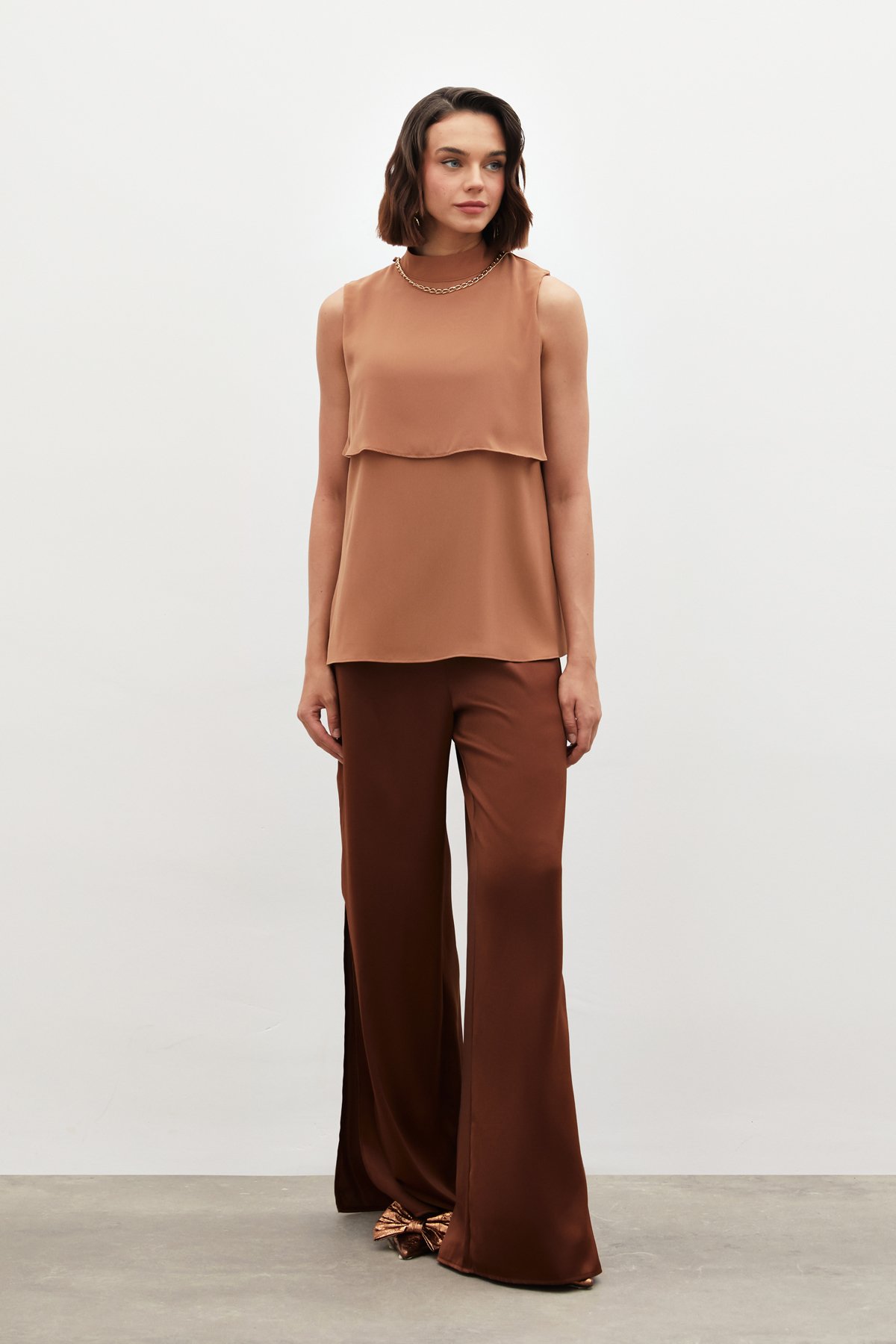 Accessory Detailed Ruffle Blouse - BROWN