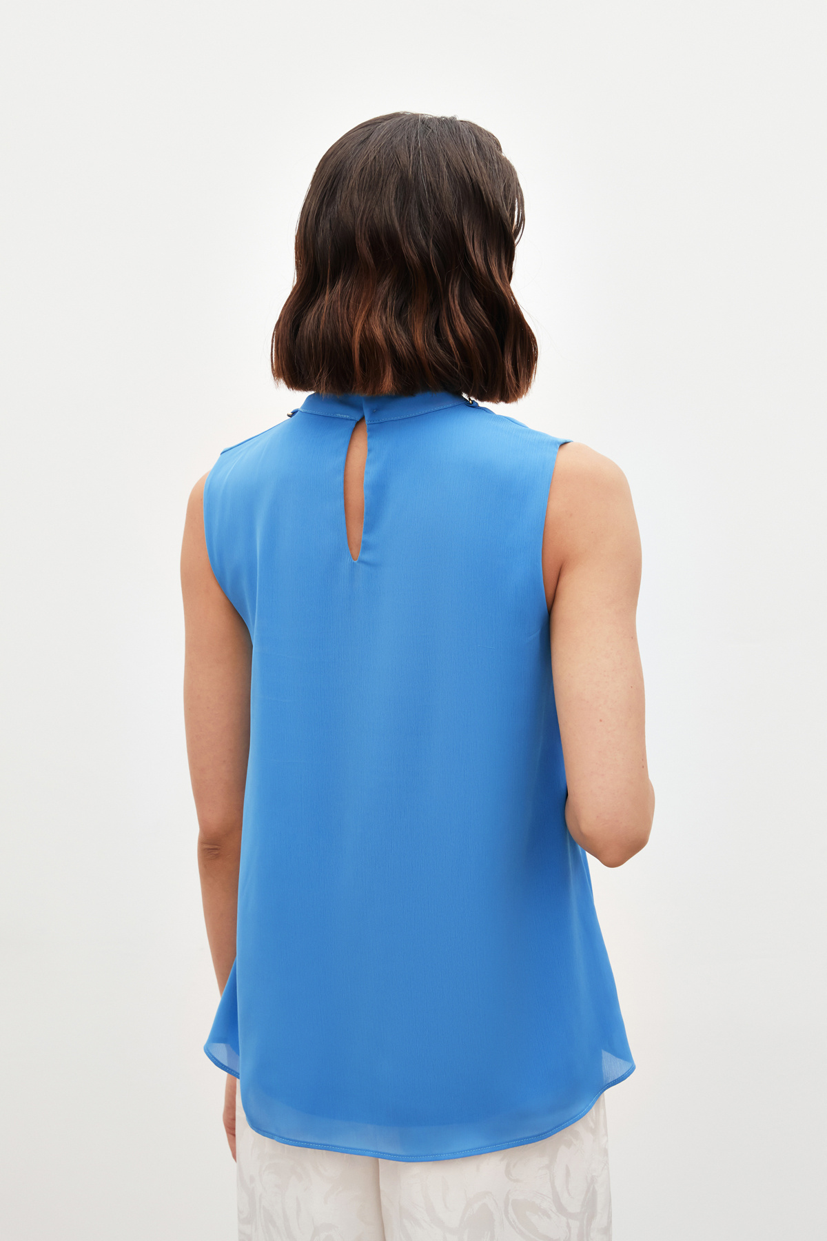 Aksesuar Detaylı Volanlı Bluz - MAVİ