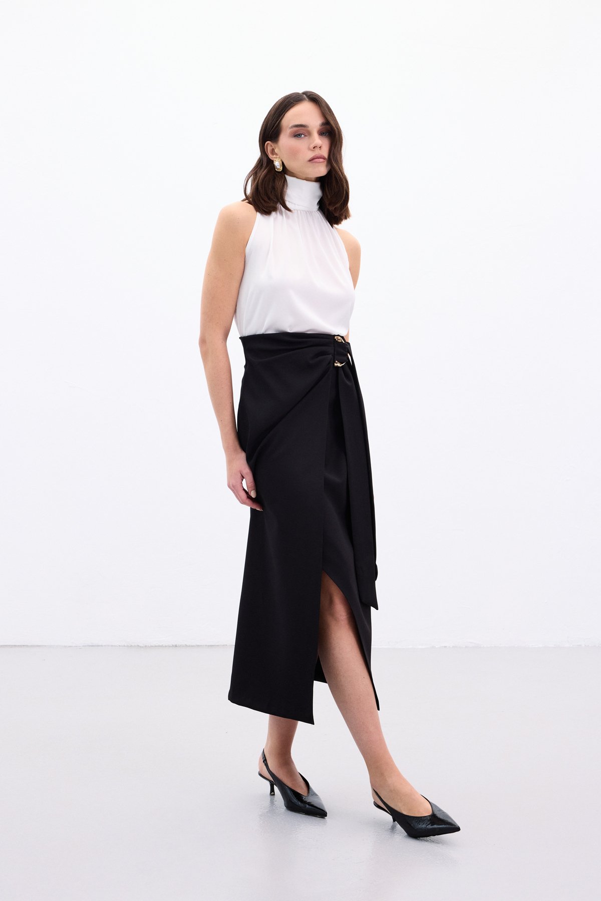 Aksesuar Kuşaklı Yırtmaçlı  Etek - Siyah