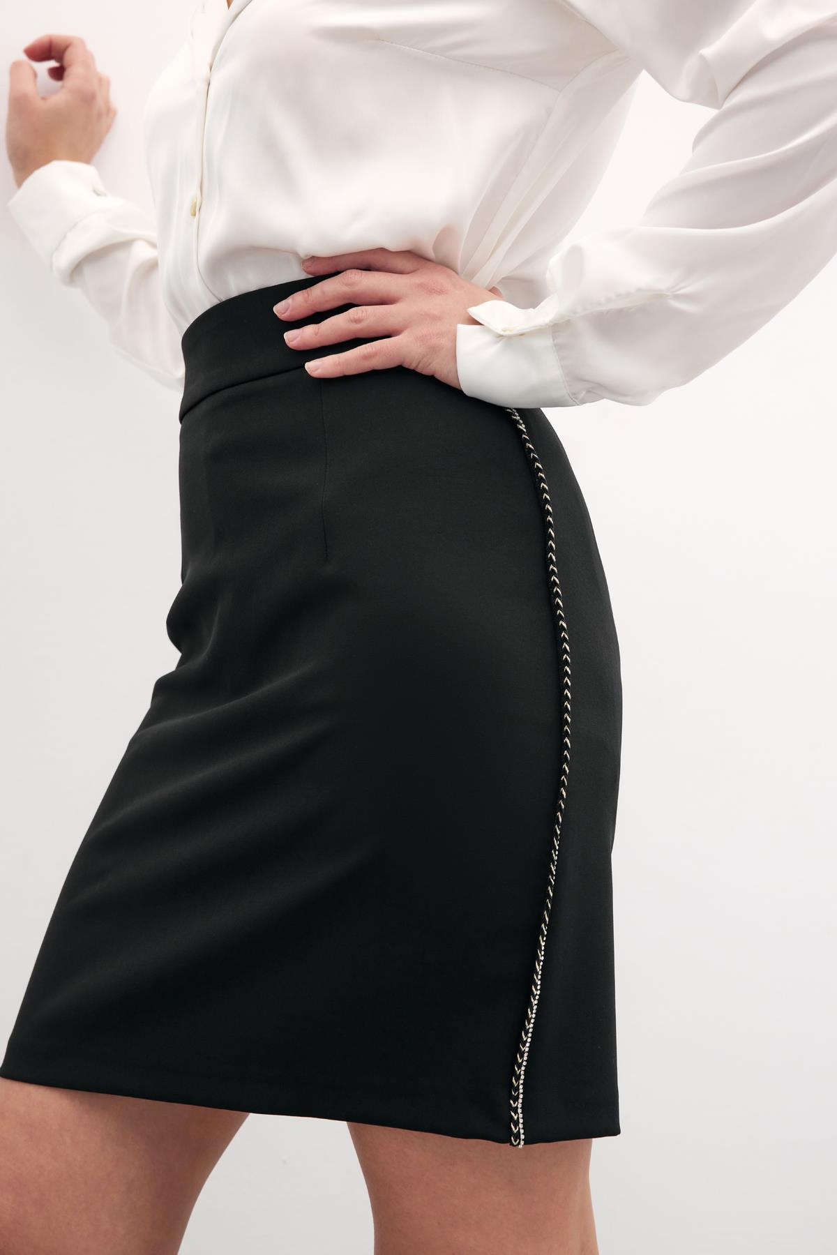 Aksesuar Şeritli Mini Etek - Siyah