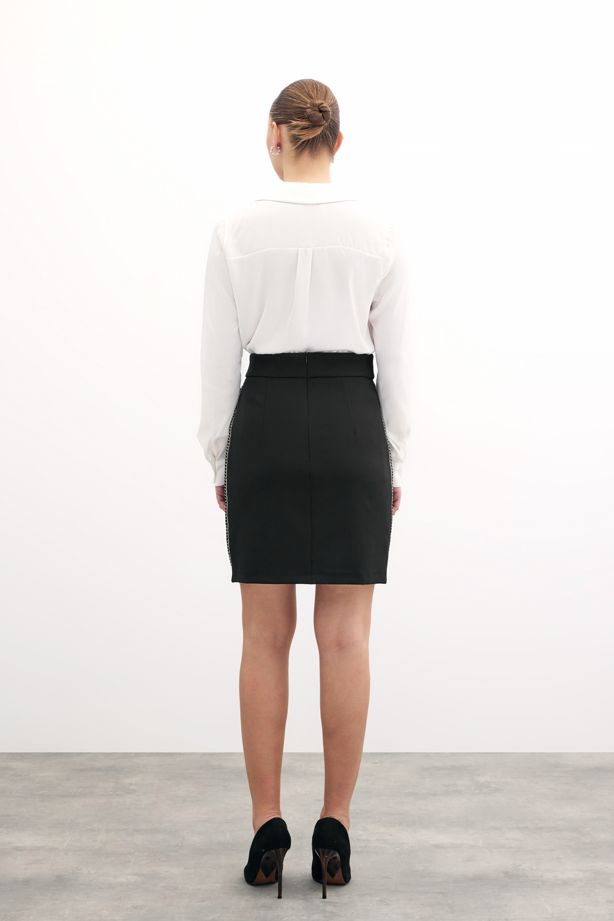 Aksesuar Şeritli Mini Etek - Siyah