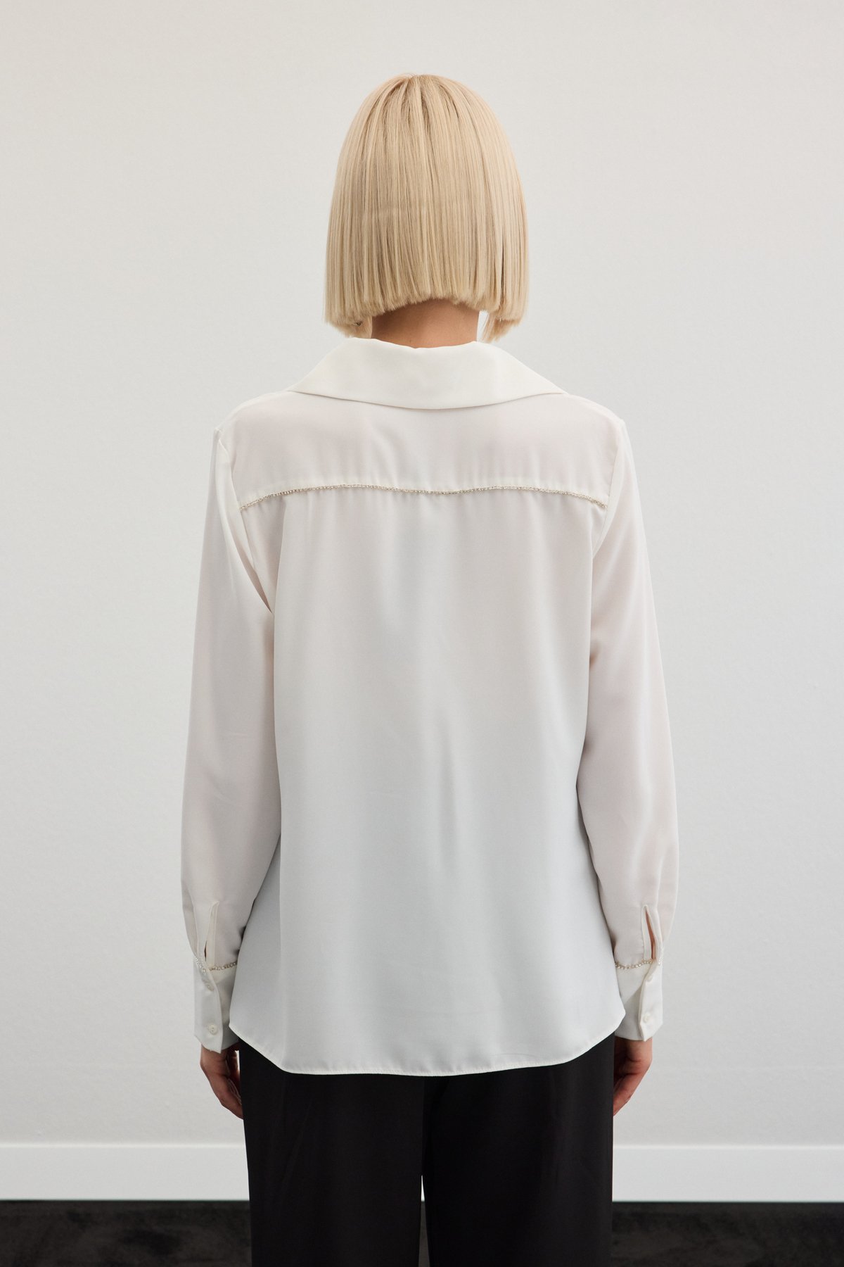 Aksesuarlı Klasik Gömlek - Ekru