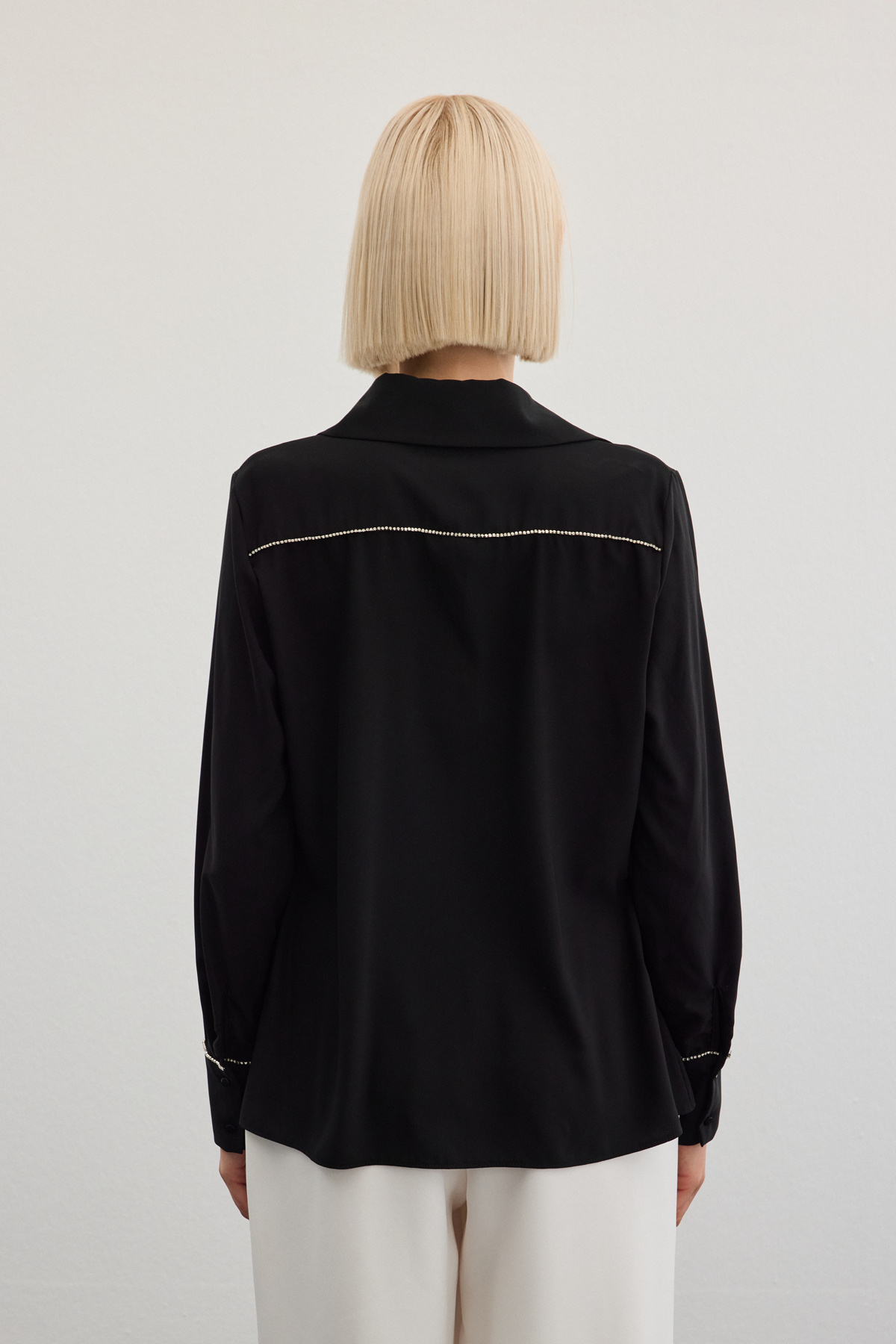 Aksesuarlı Klasik Gömlek - Siyah