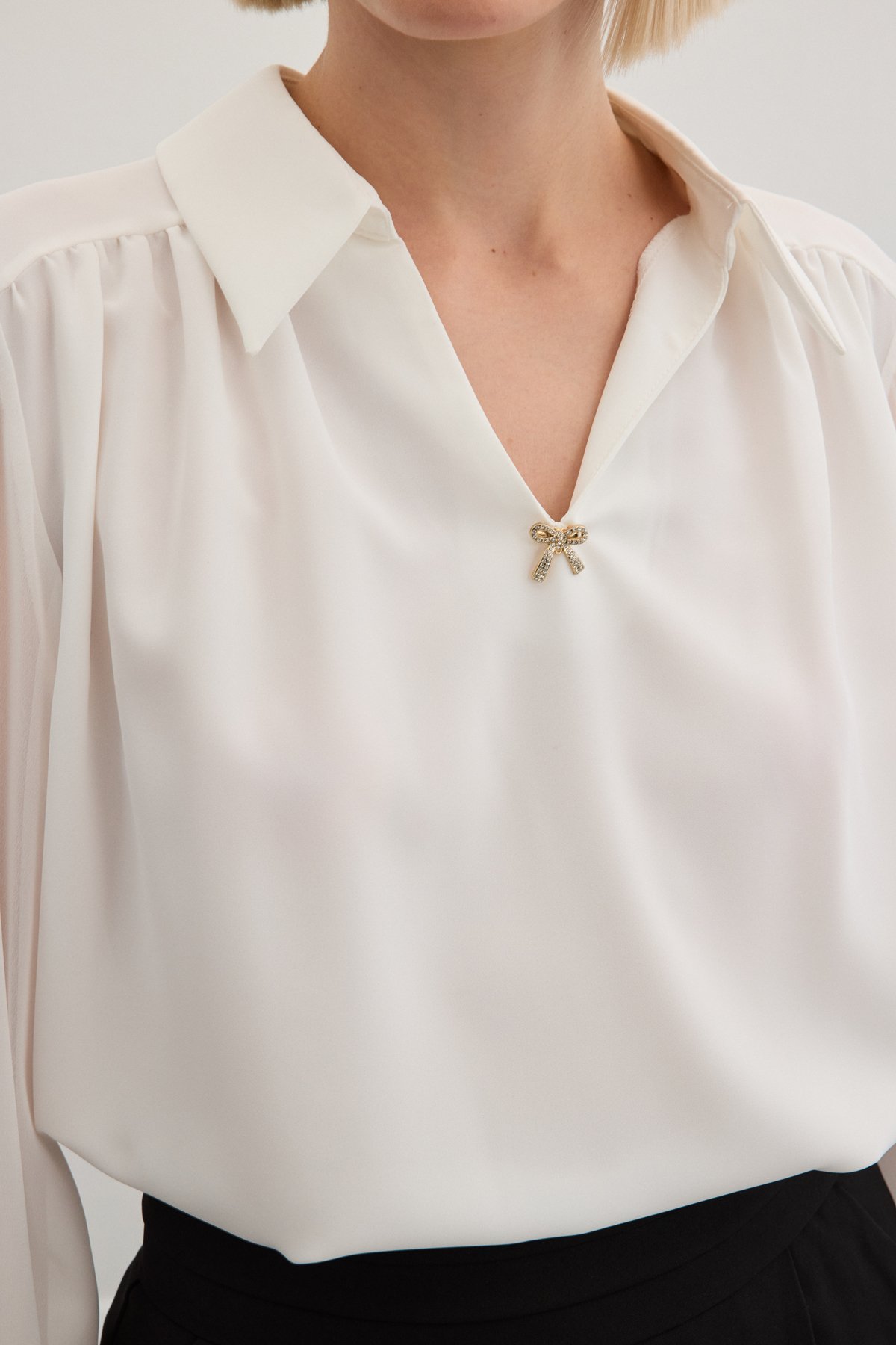 Aksesuarlı Salaş Bluz - Ekru