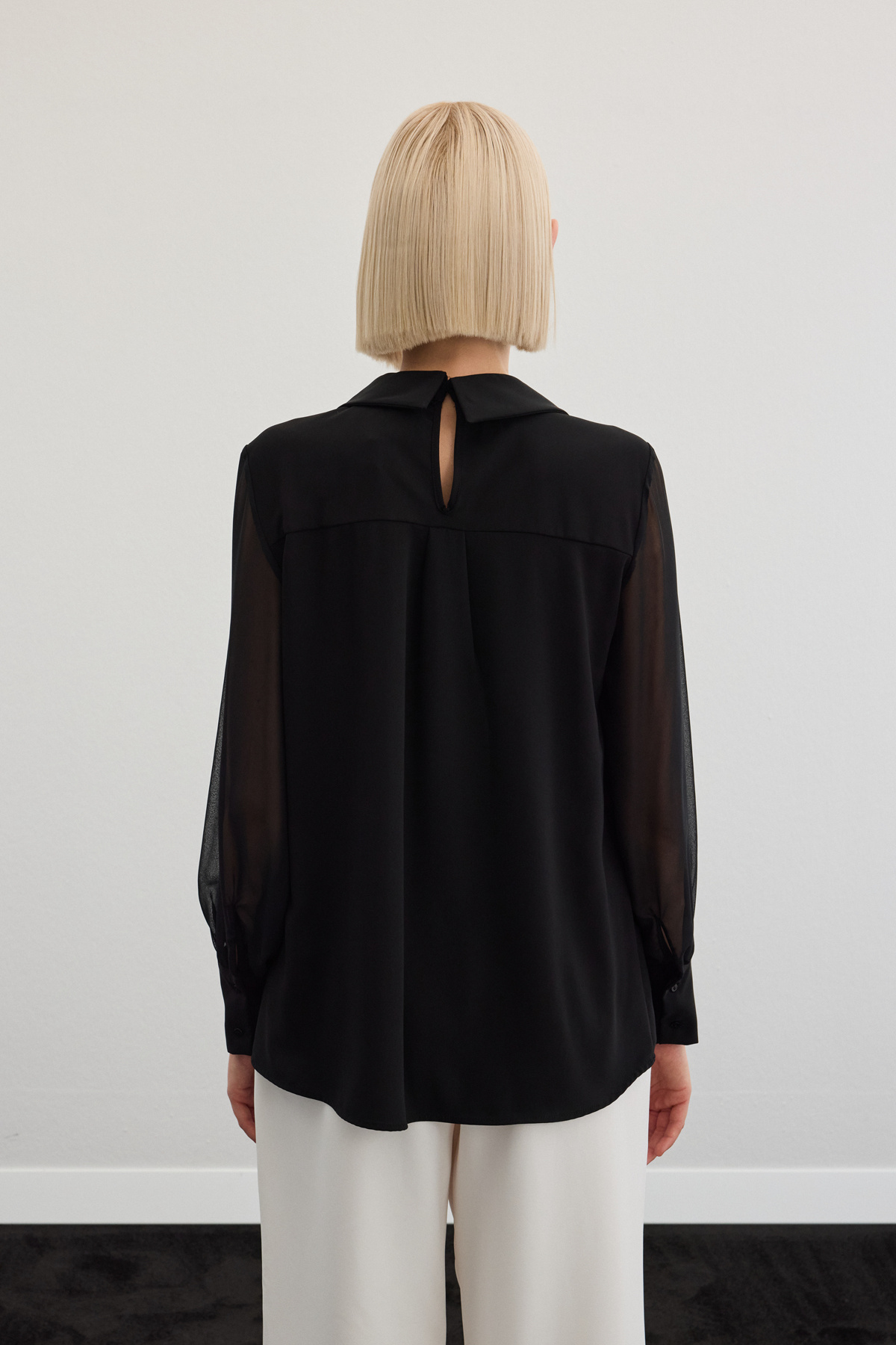 Aksesuarlı Salaş Bluz - Siyah