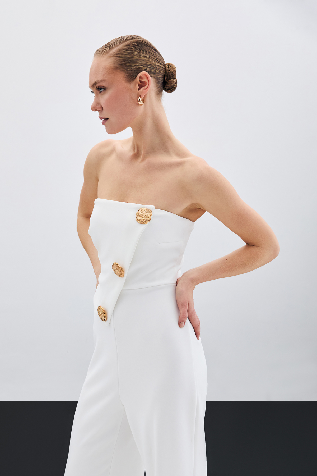 Aksesuarlı Straplez Tulum - Ekru