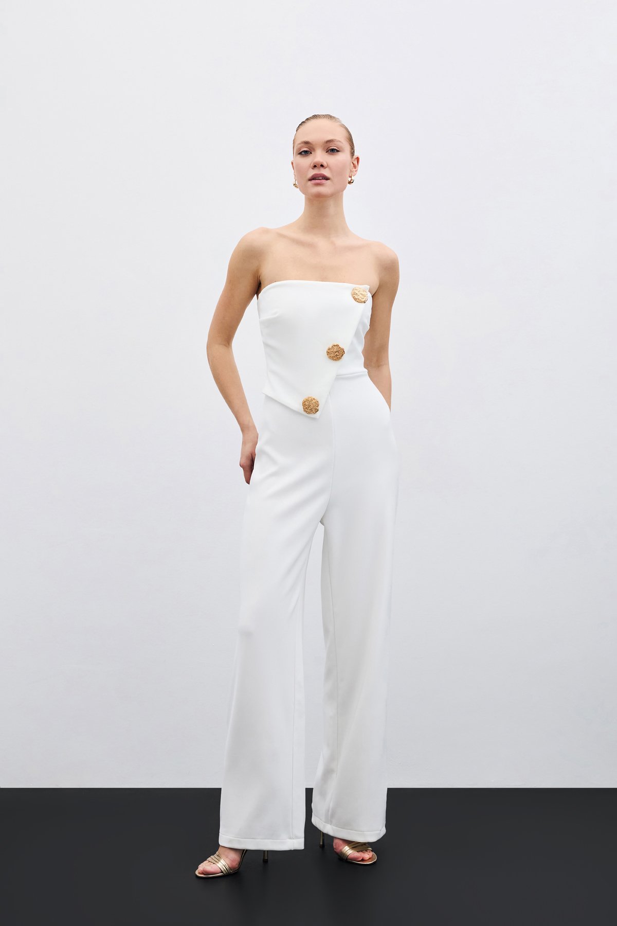 Aksesuarlı Straplez Tulum - Ekru