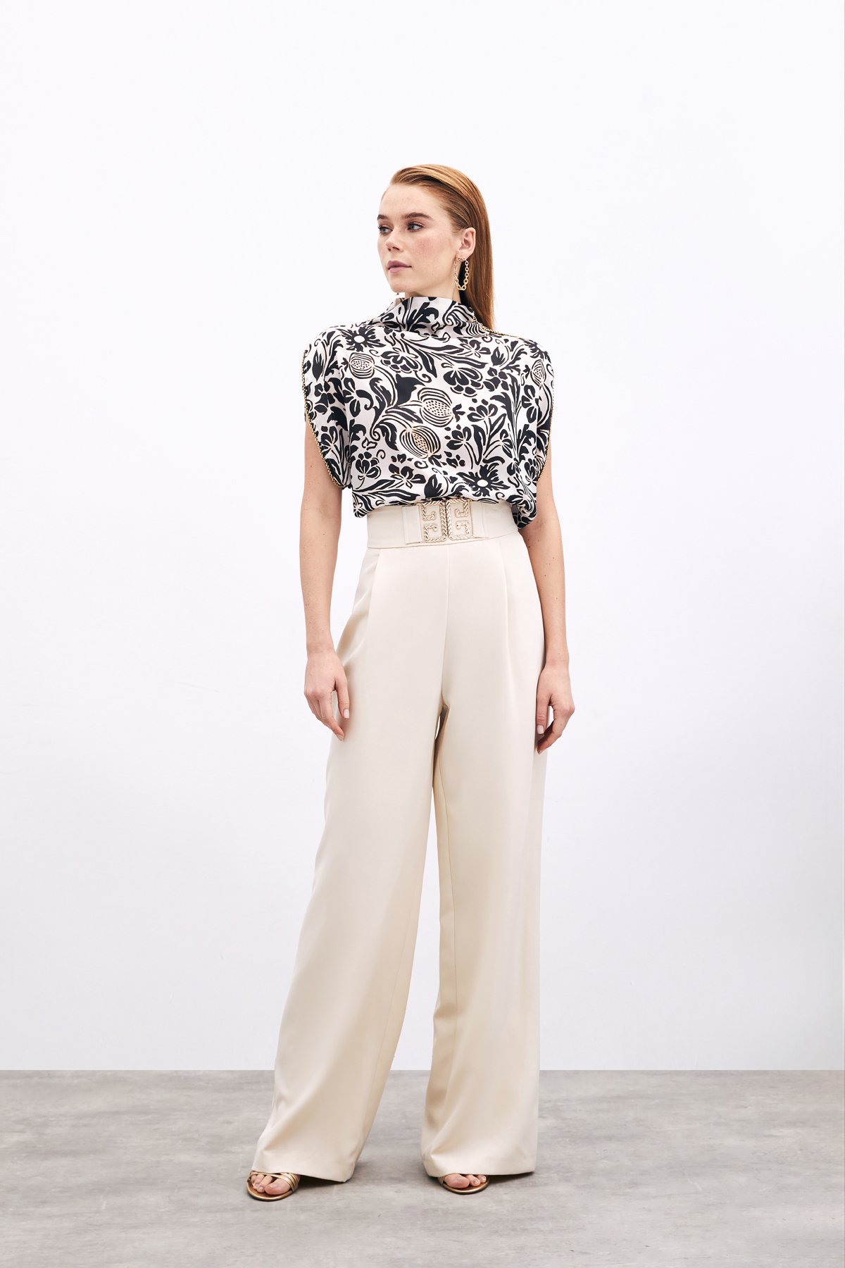 Aksesuarlı Yarasa Kol Bluz - Siyah