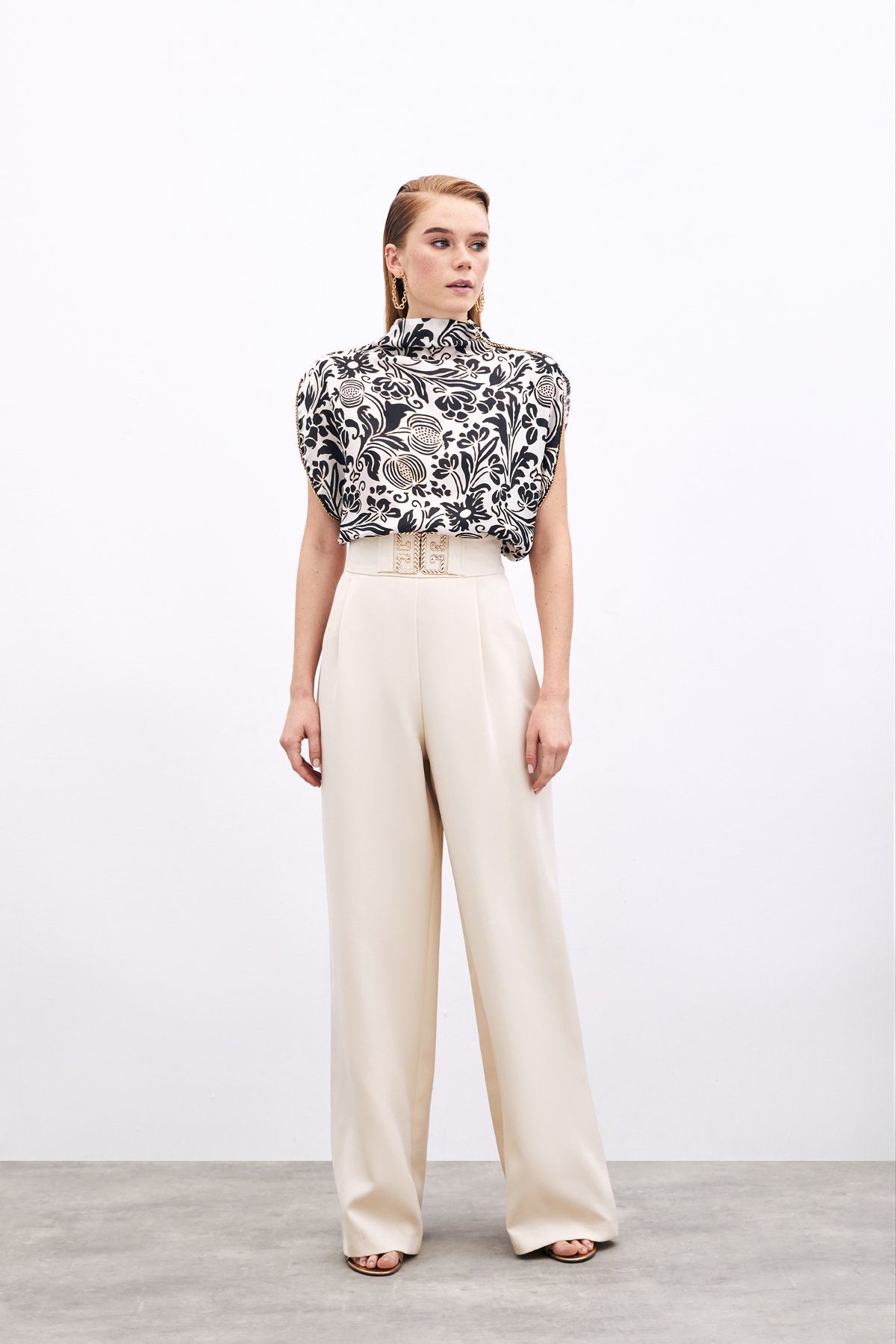 Aksesuarlı Yarasa Kol Bluz - Siyah