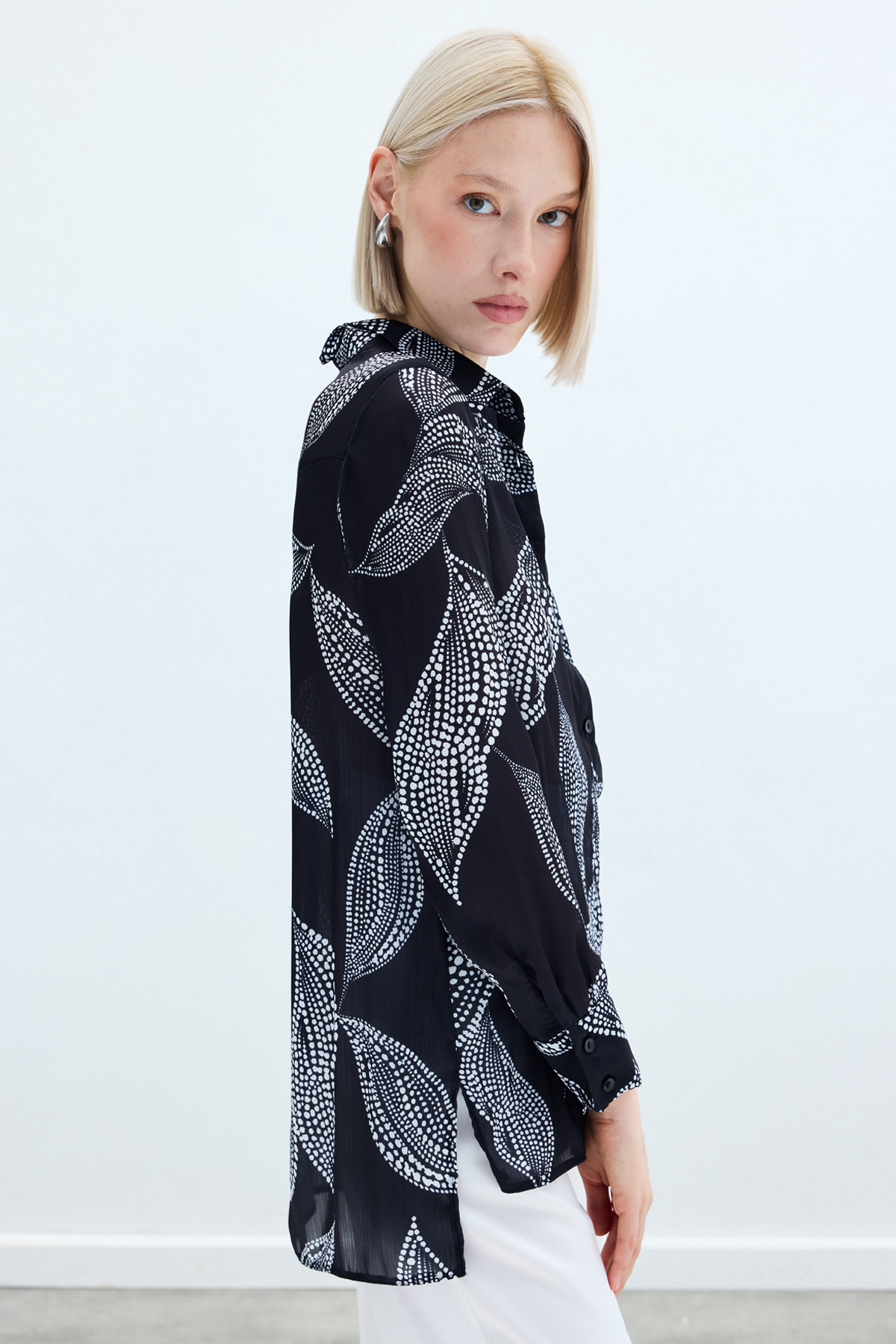 Arkası Uzun Desenli Gömlek - Siyah