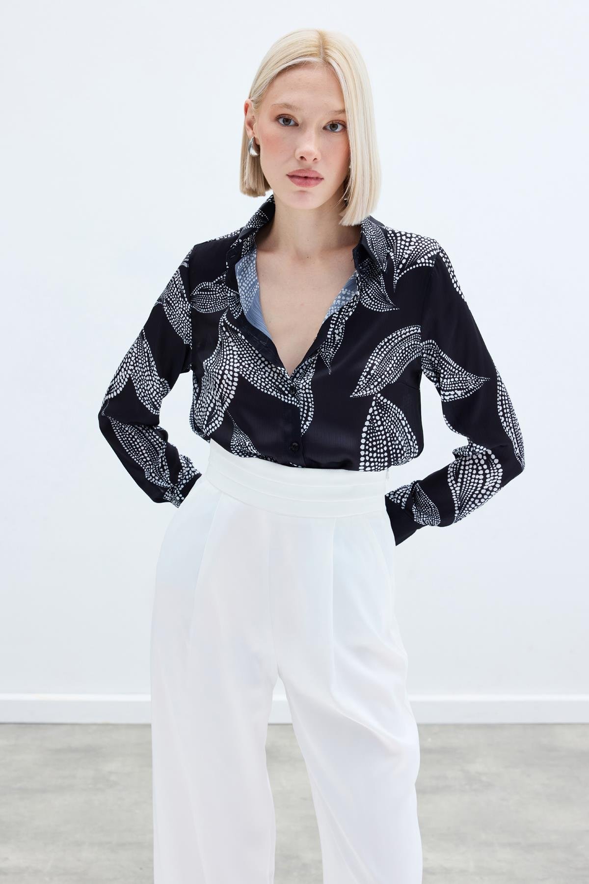 Arkası Uzun Desenli Gömlek - Siyah