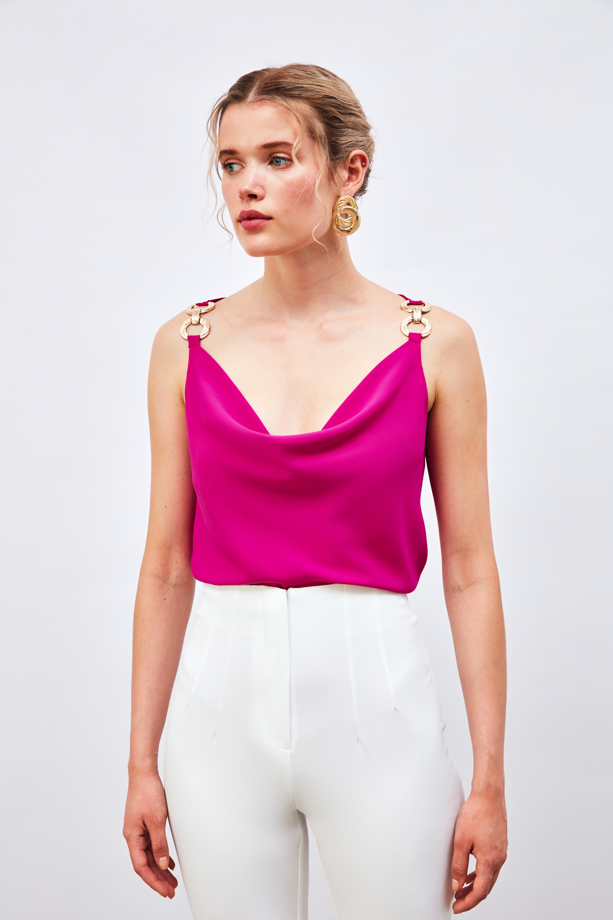 Askı Aksesuar Detaylı Degaje Bluz - FUŞYA