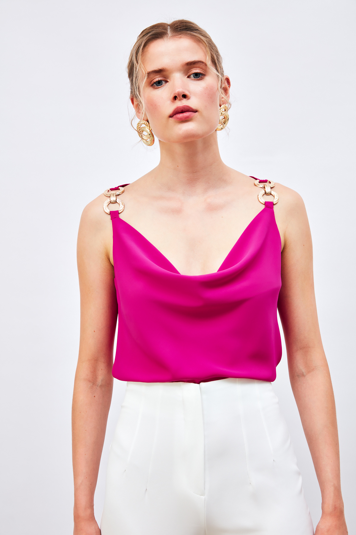 Askı Aksesuar Detaylı Degaje Bluz - FUŞYA