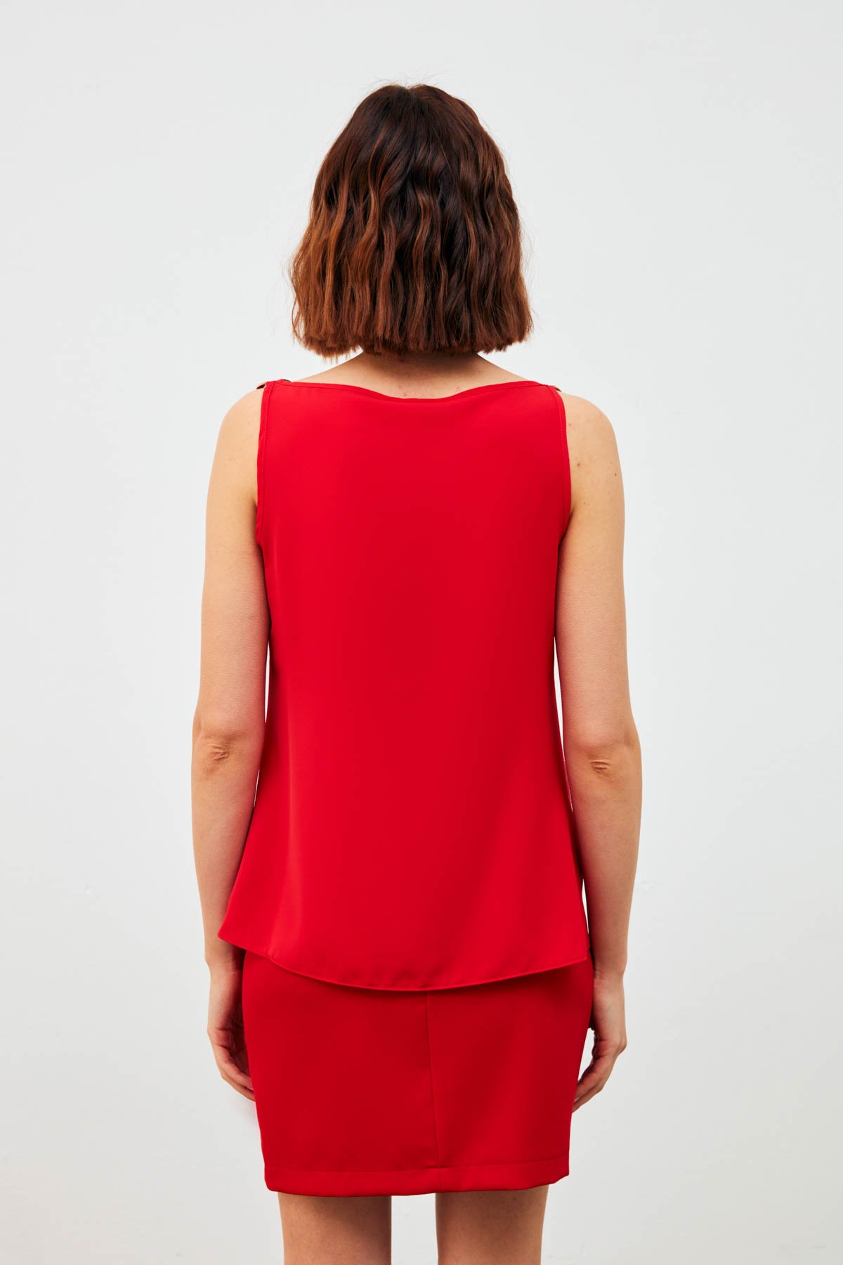 Askı Aksesuar Detaylı Degaje Bluz - KIRMIZI