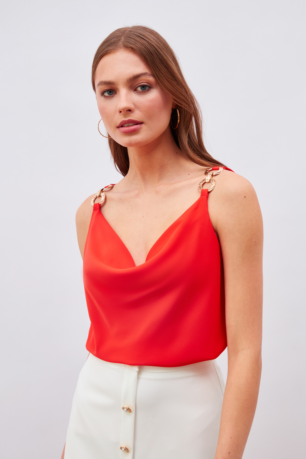 Askı Aksesuar Detaylı Degaje Bluz - MERCAN