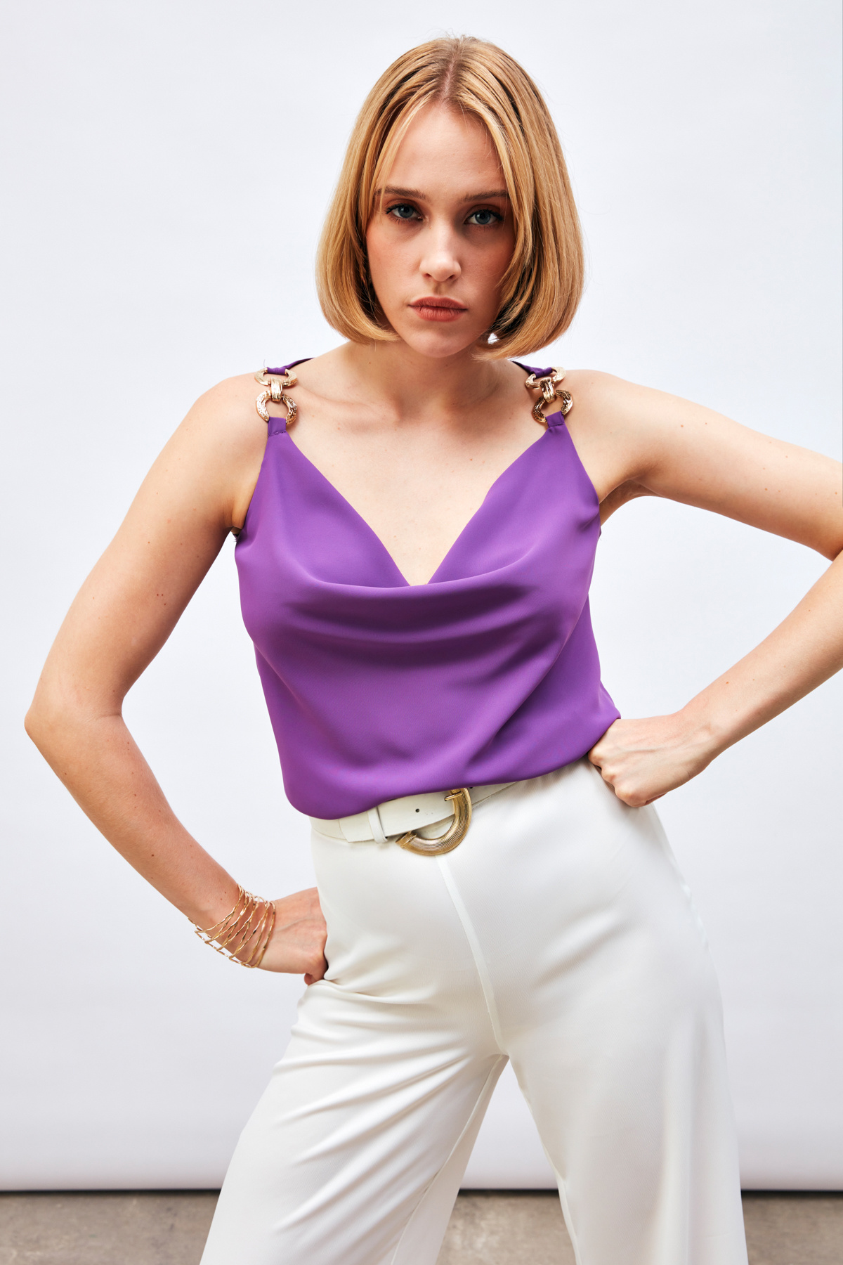 Askı Aksesuar Detaylı Degaje Bluz - MOR